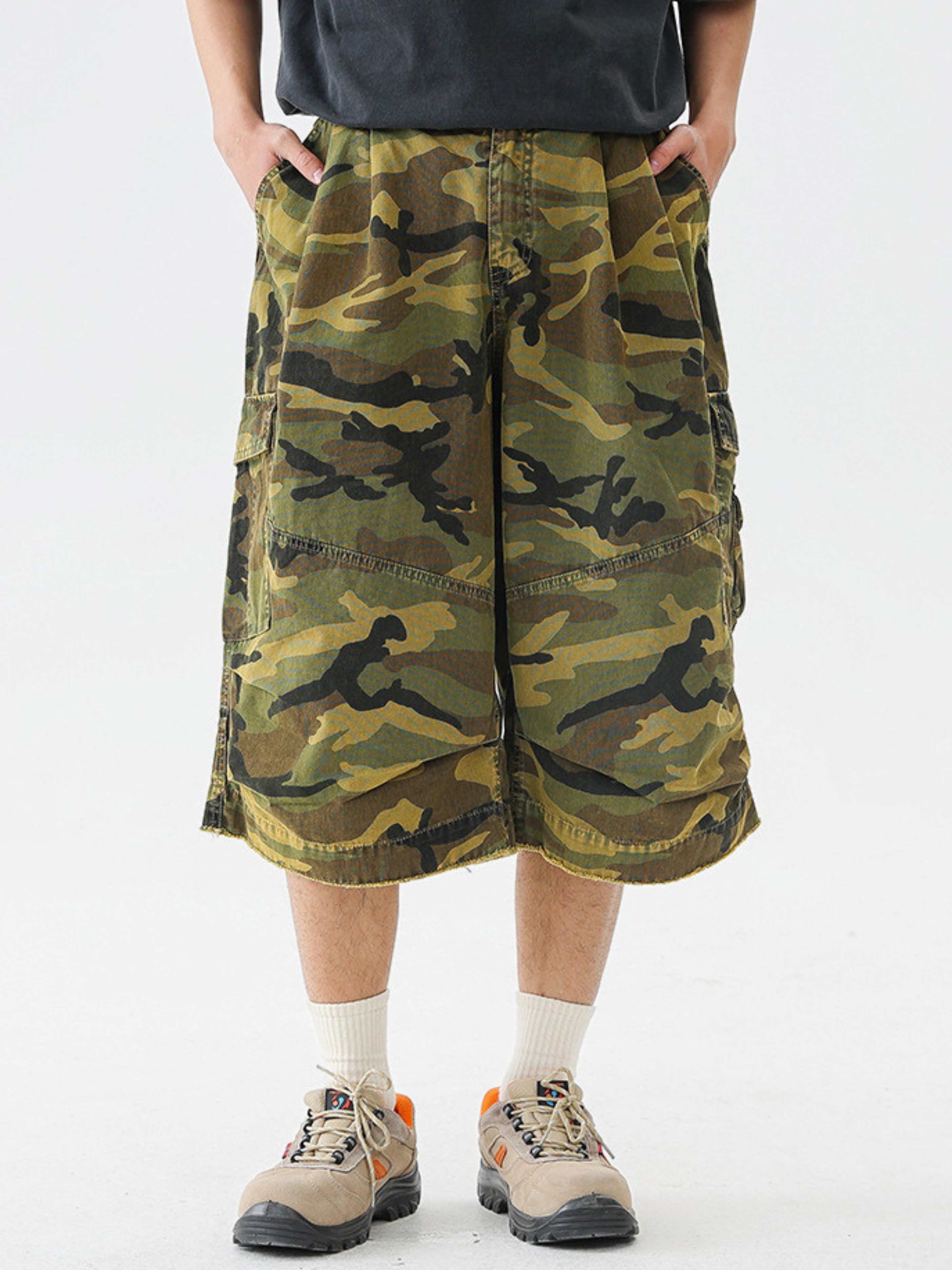 CampShell - Multi-Pocket Camouflage Relaxed Shorts – GONGGAR SPORTS