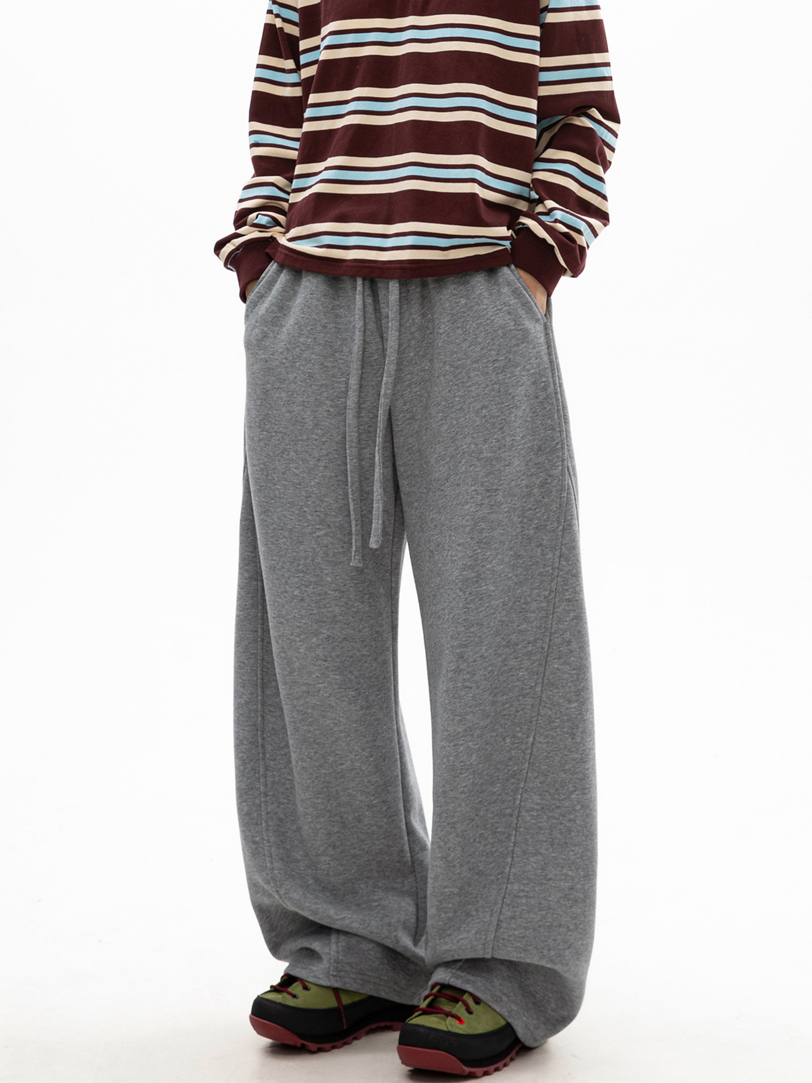 FrostDeck - Unisex Curved Seam Straight-Leg Wide Sweatpants
