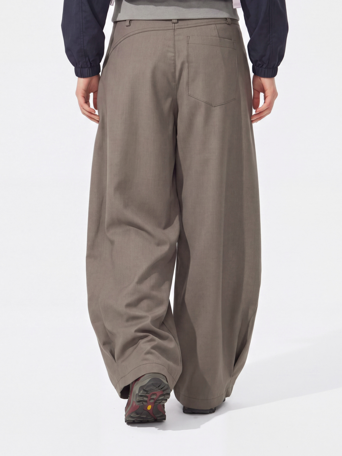 PleatCreek - Pleated Relaxed Draped Curved-Leg Pants