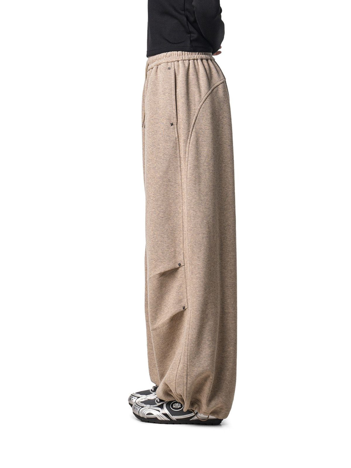Reachpeak - Unisex Rivet-Detail Pleated Draped Paratrooper Sweatpants