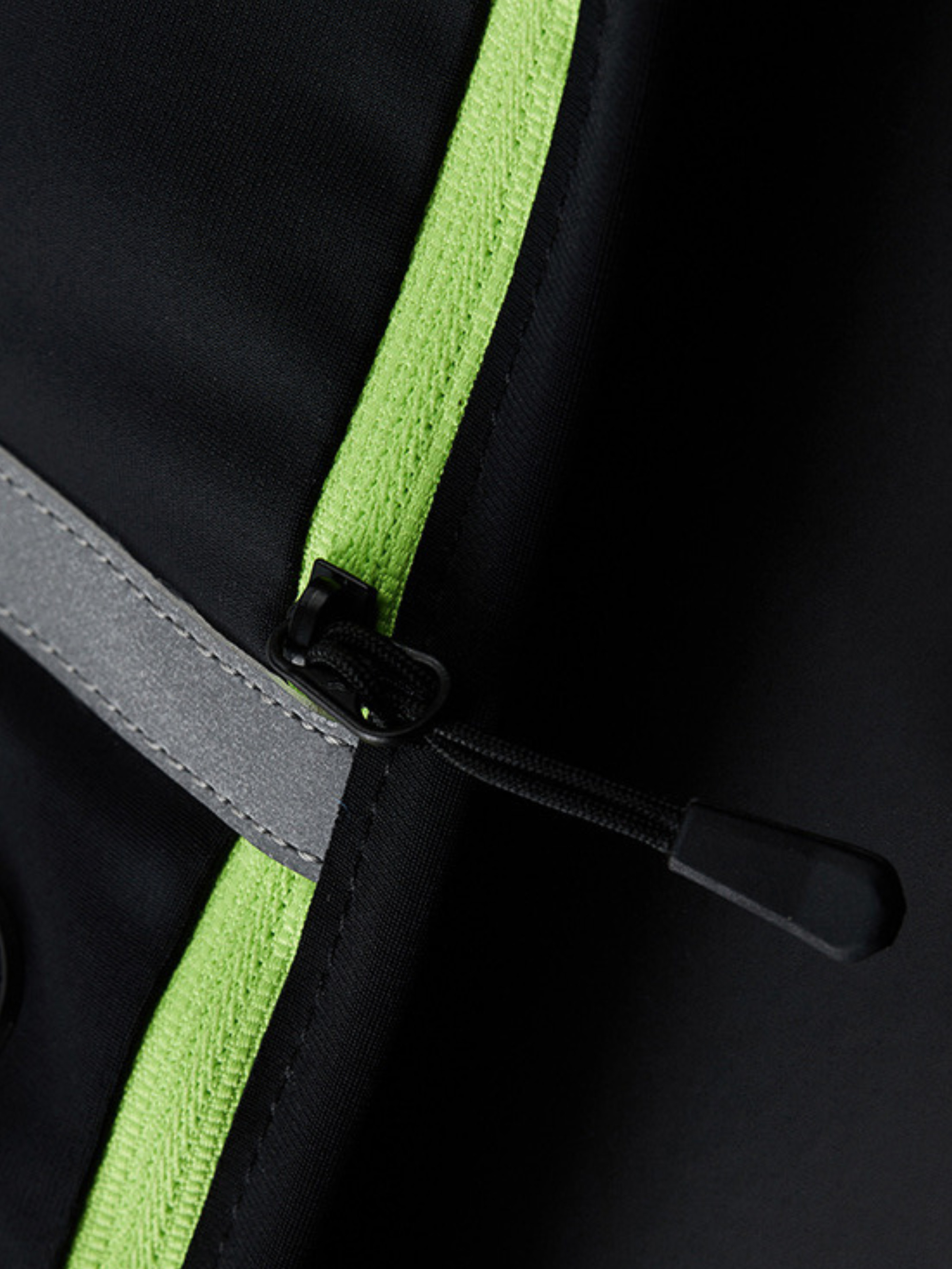 CougarPeak - Lightweight Reflective Fitness Crossbody Chest Bag