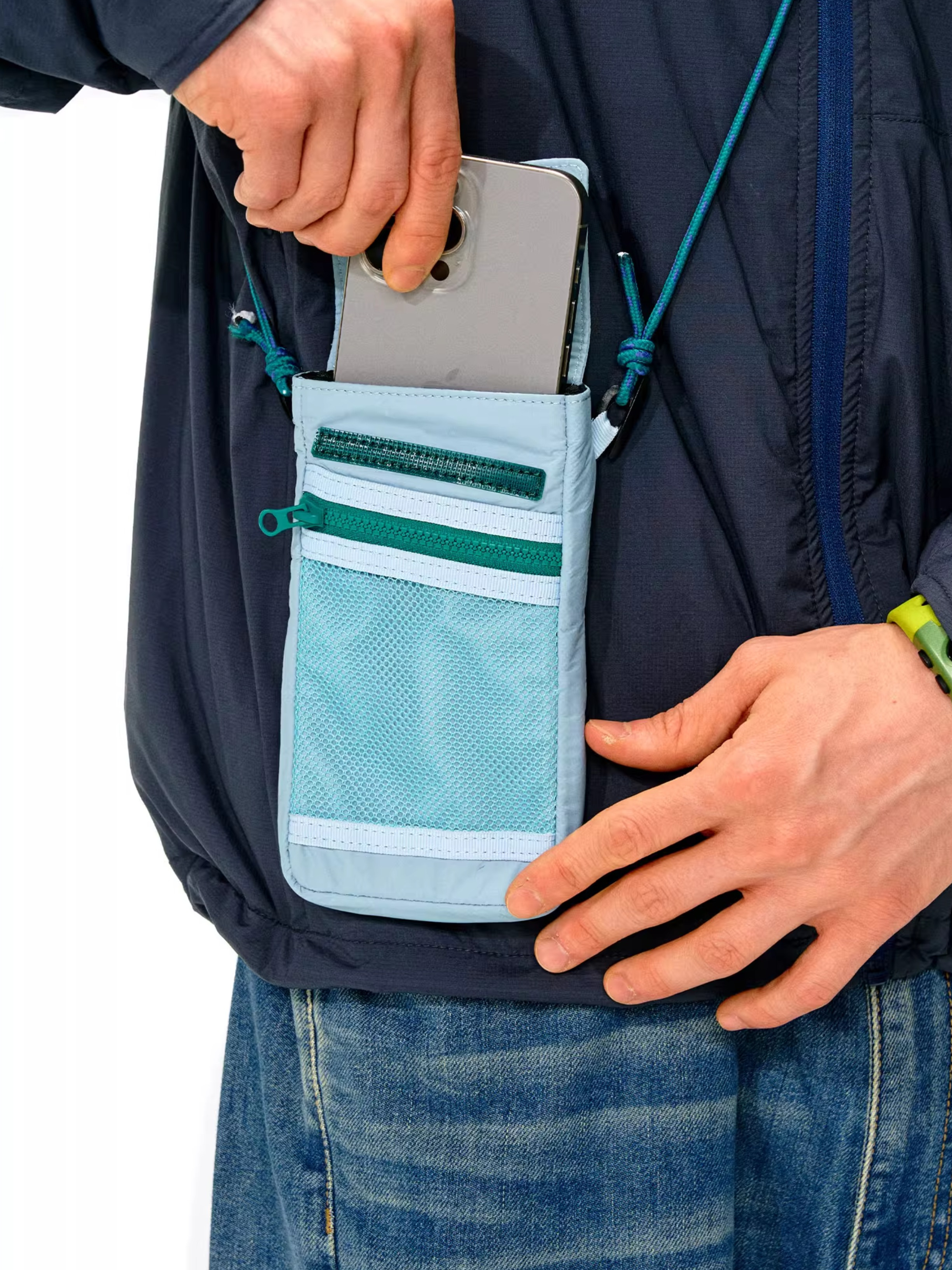 Blazewind - Water-Repellent Crossbody Bag