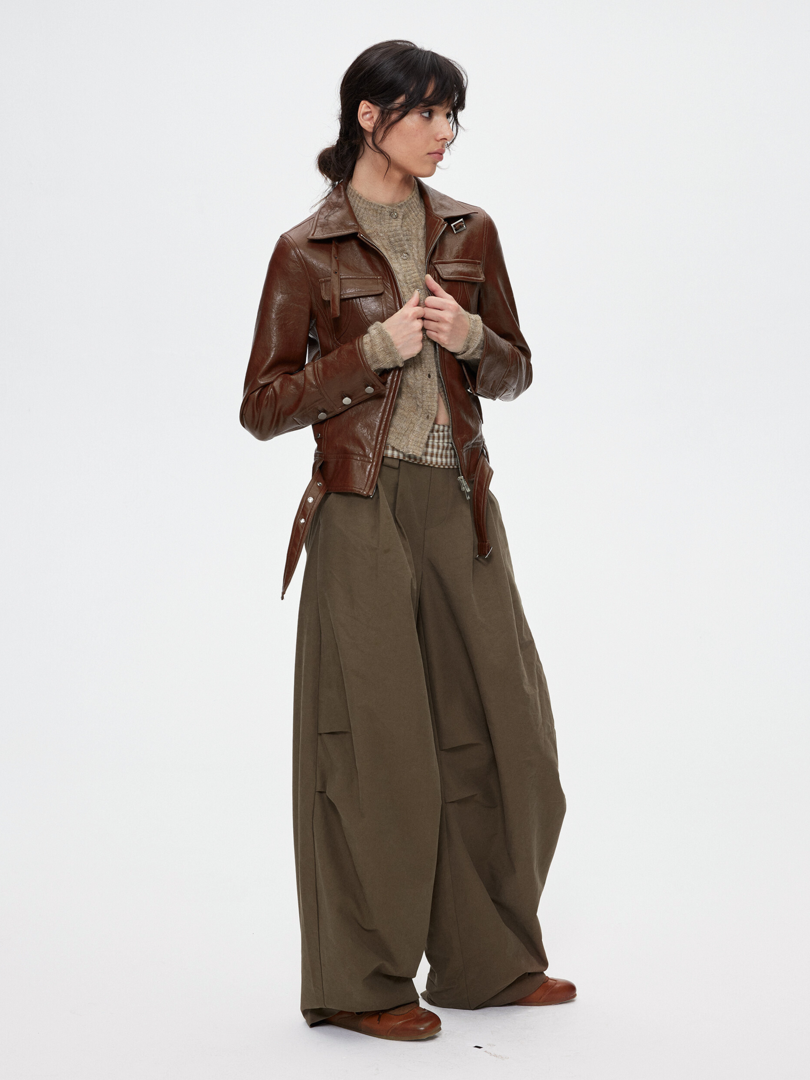 Terracast - Women's Pleated Panelled Waist Straight-Leg Pants