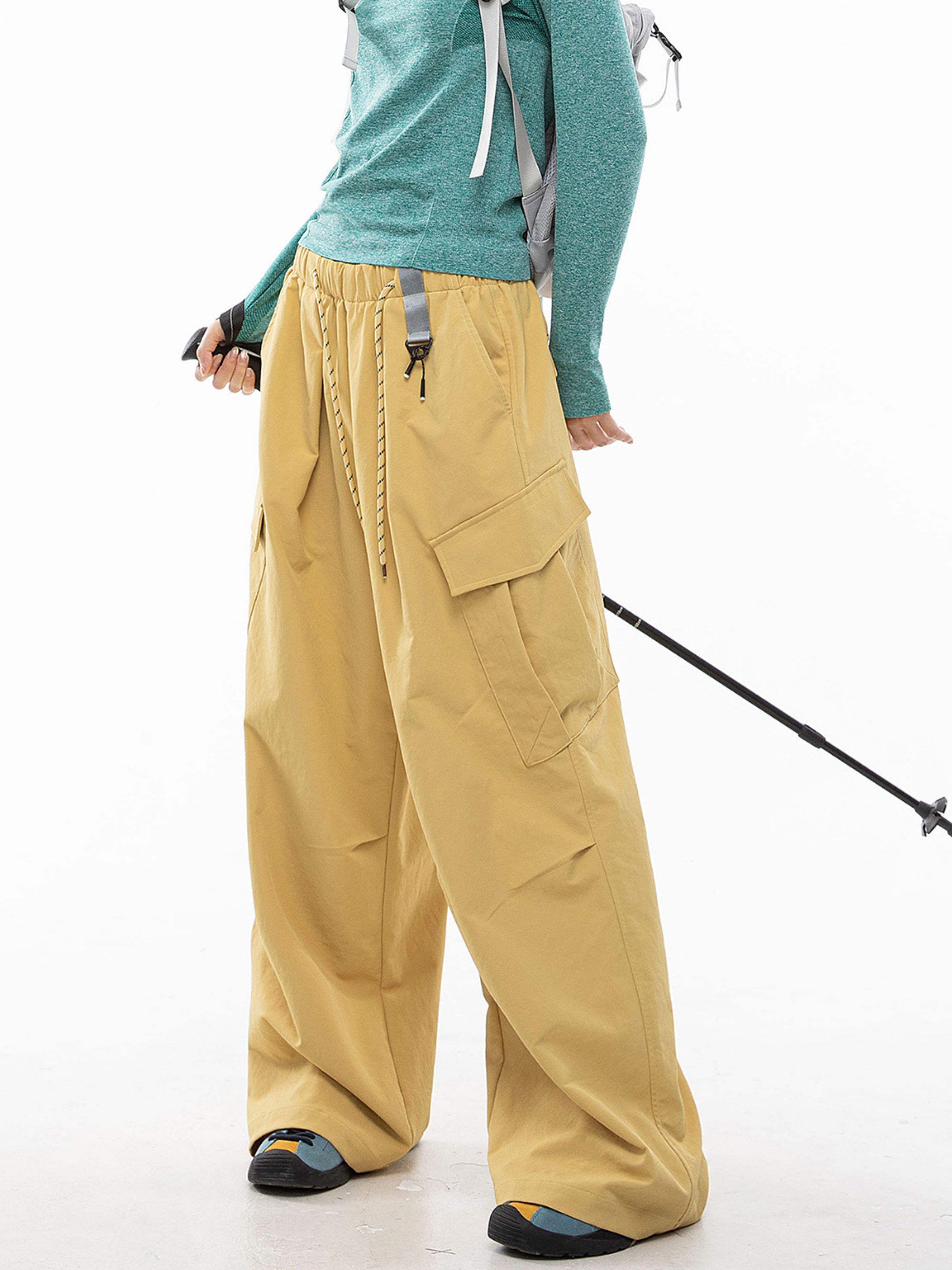 Cliffwalk - Women's Large Pockets Wide-Leg Straight Cargo Pants