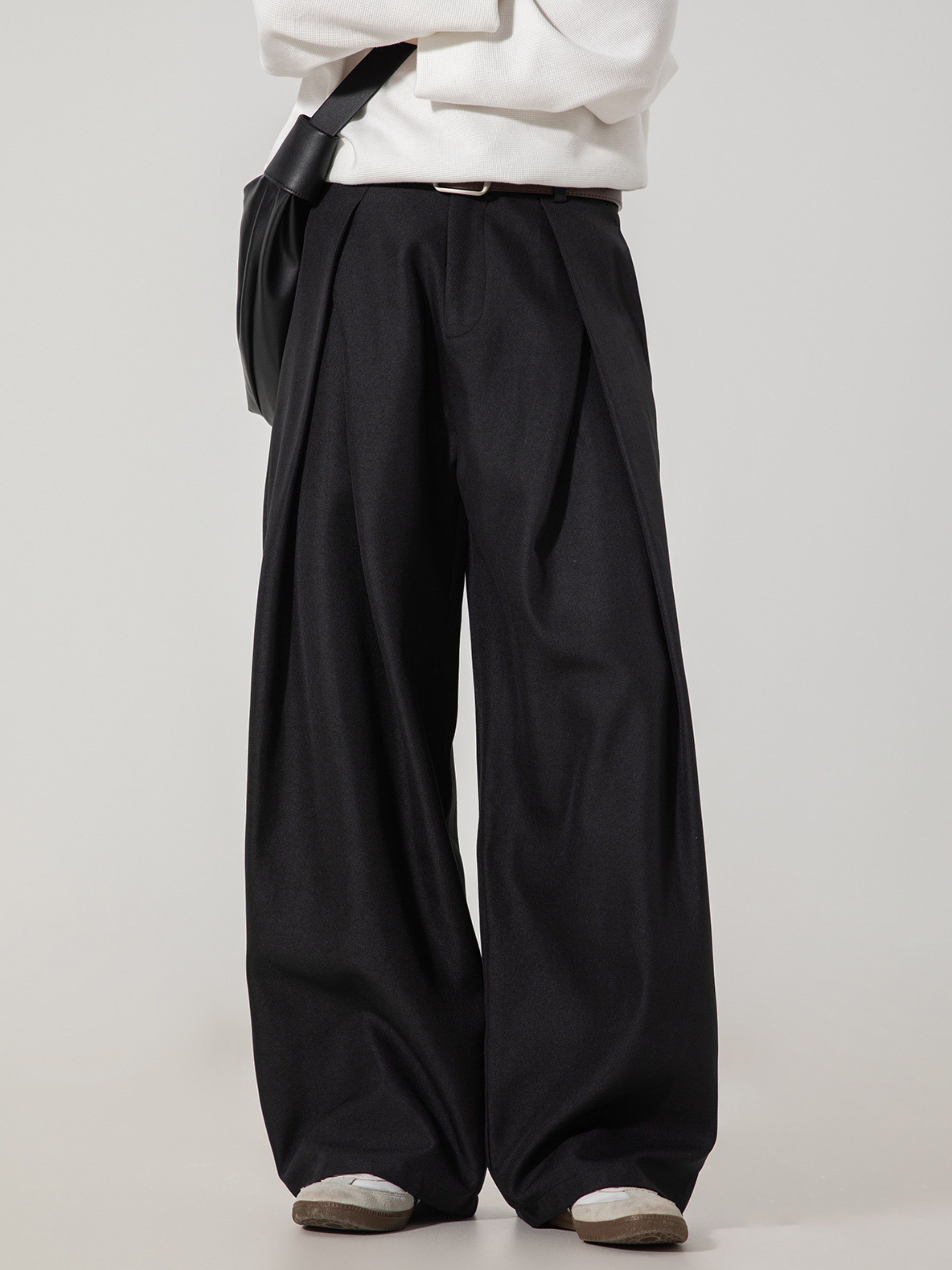 LightTent - Men's Cross-Pleated Drape Relaxed Fit Pants