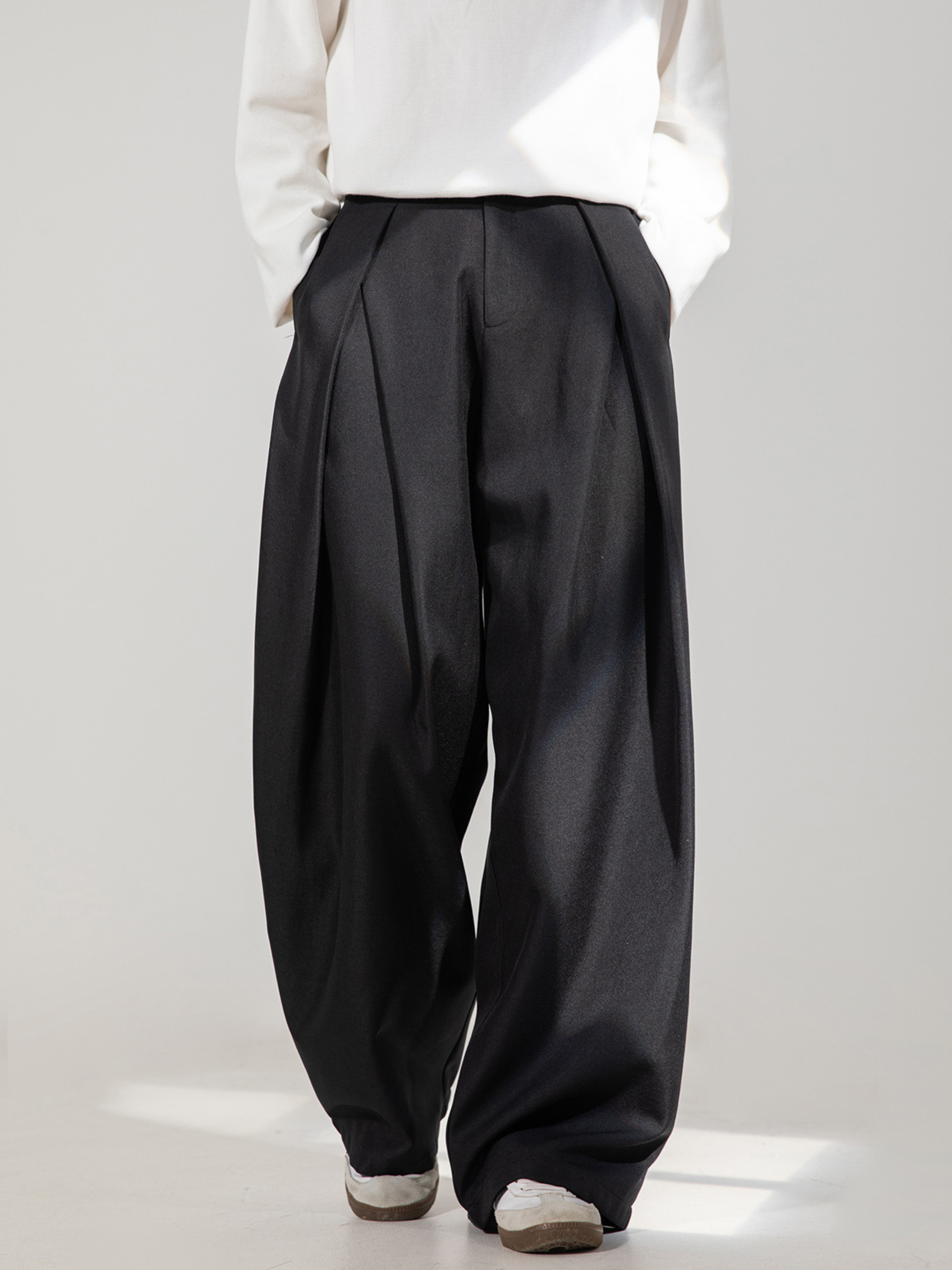 LightTent - Men's Cross-Pleated Drape Relaxed Fit Pants