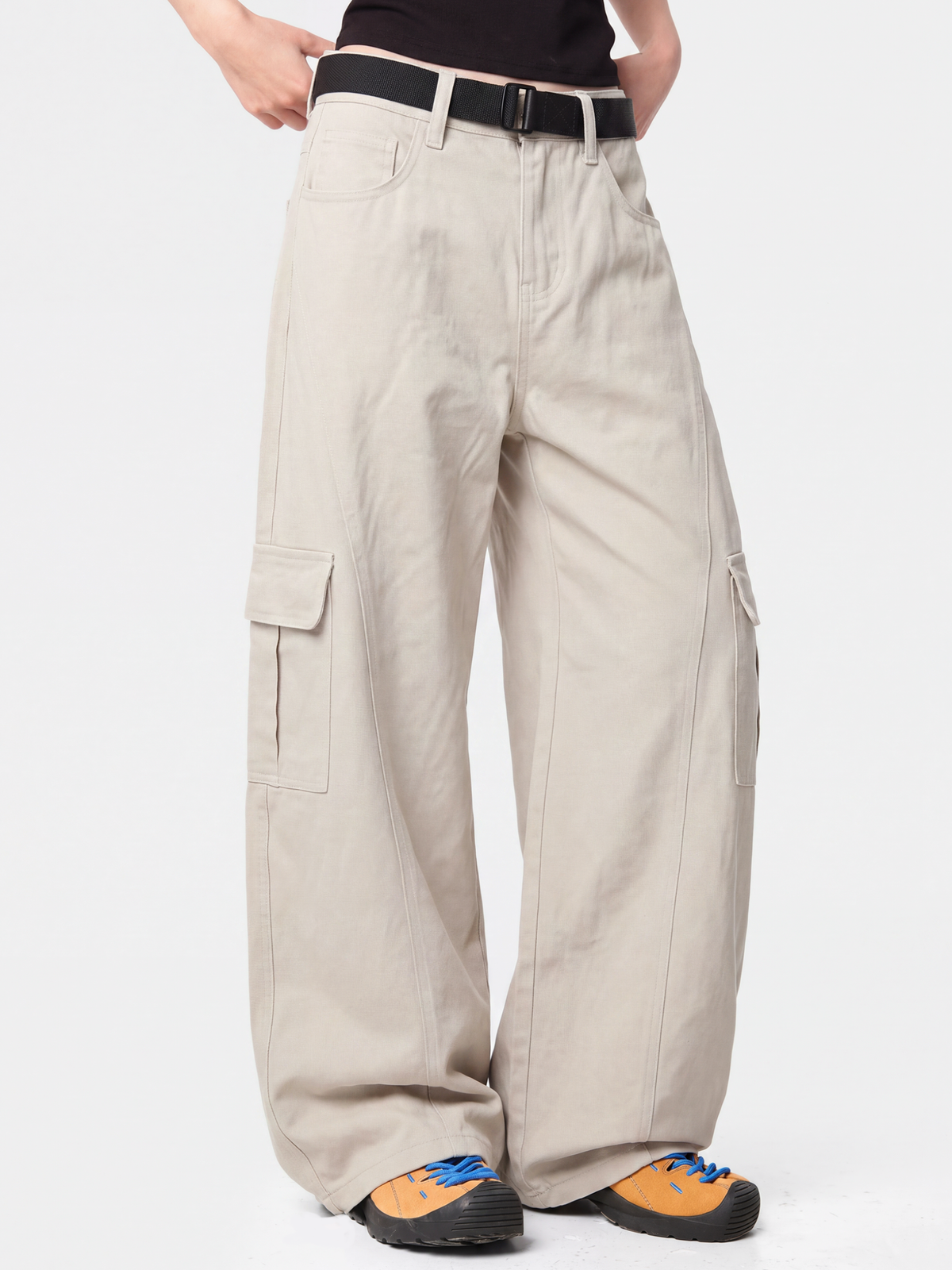 FrostTrail - Women's Large Pocket Curved-Leg Cargo Pants