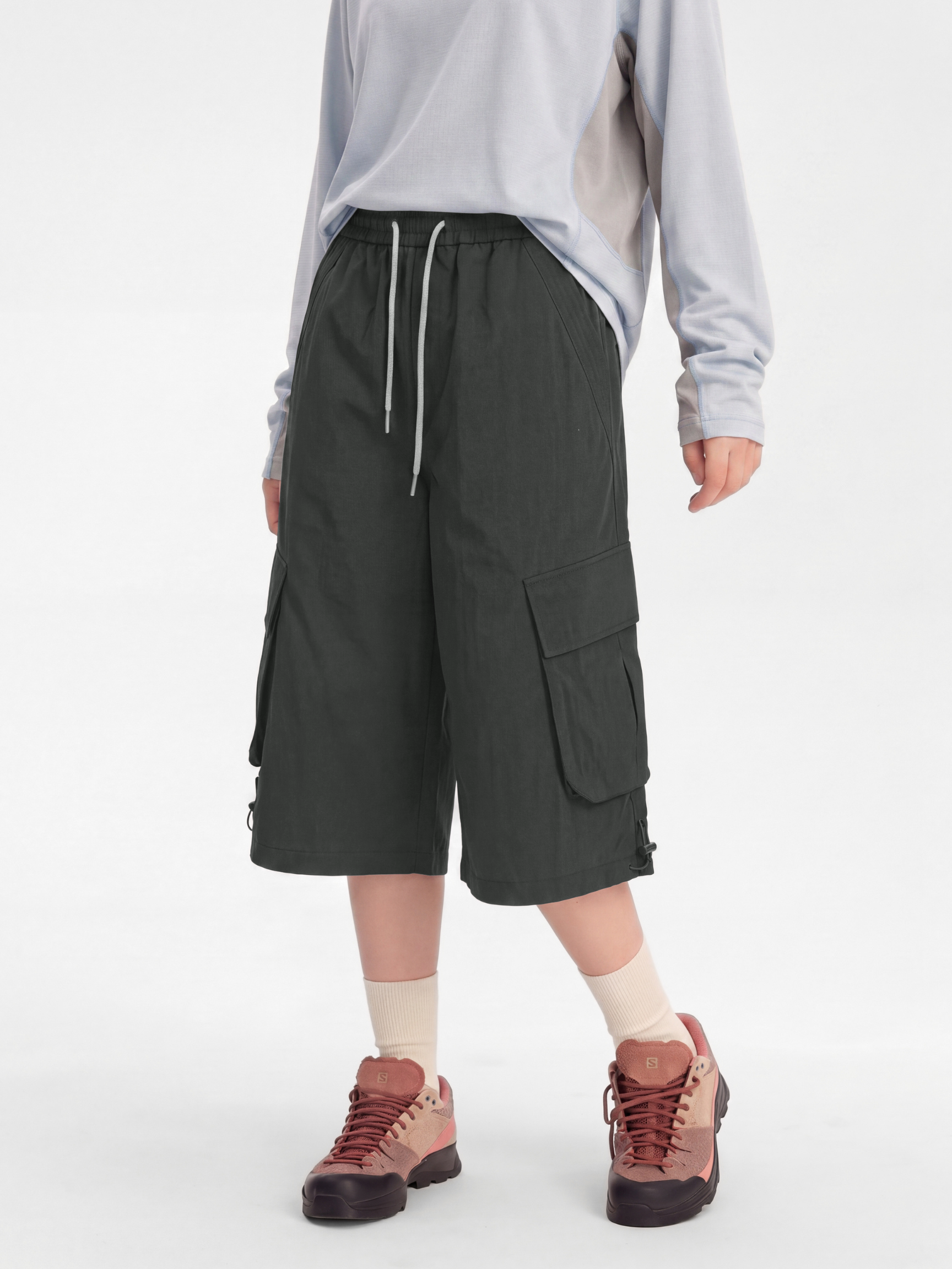 DewPath - Elastic-Waist Multi-Pocket Knee-Length Shorts