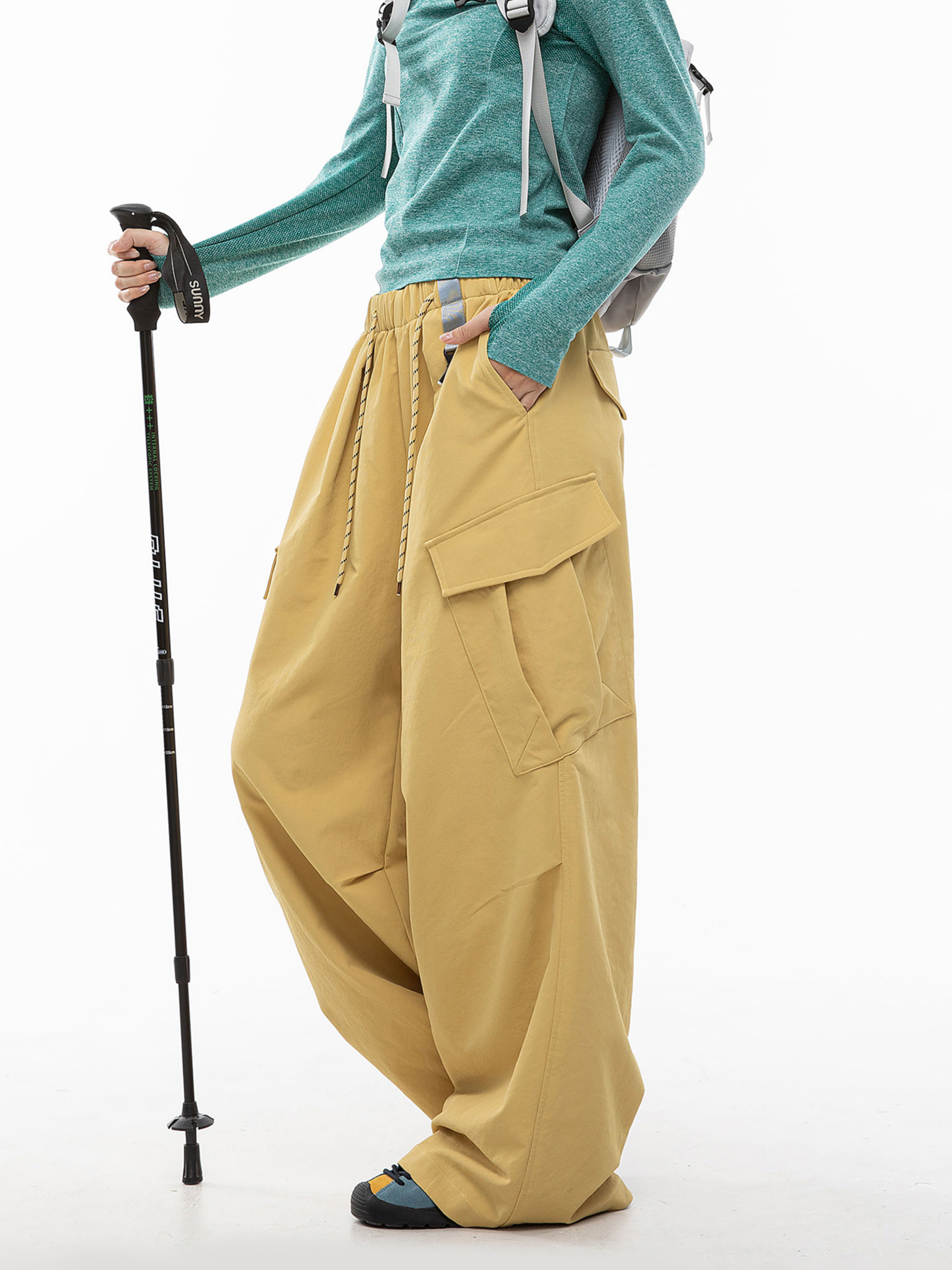 Cliffwalk - Women's Large Pockets Wide-Leg Straight Cargo Pants