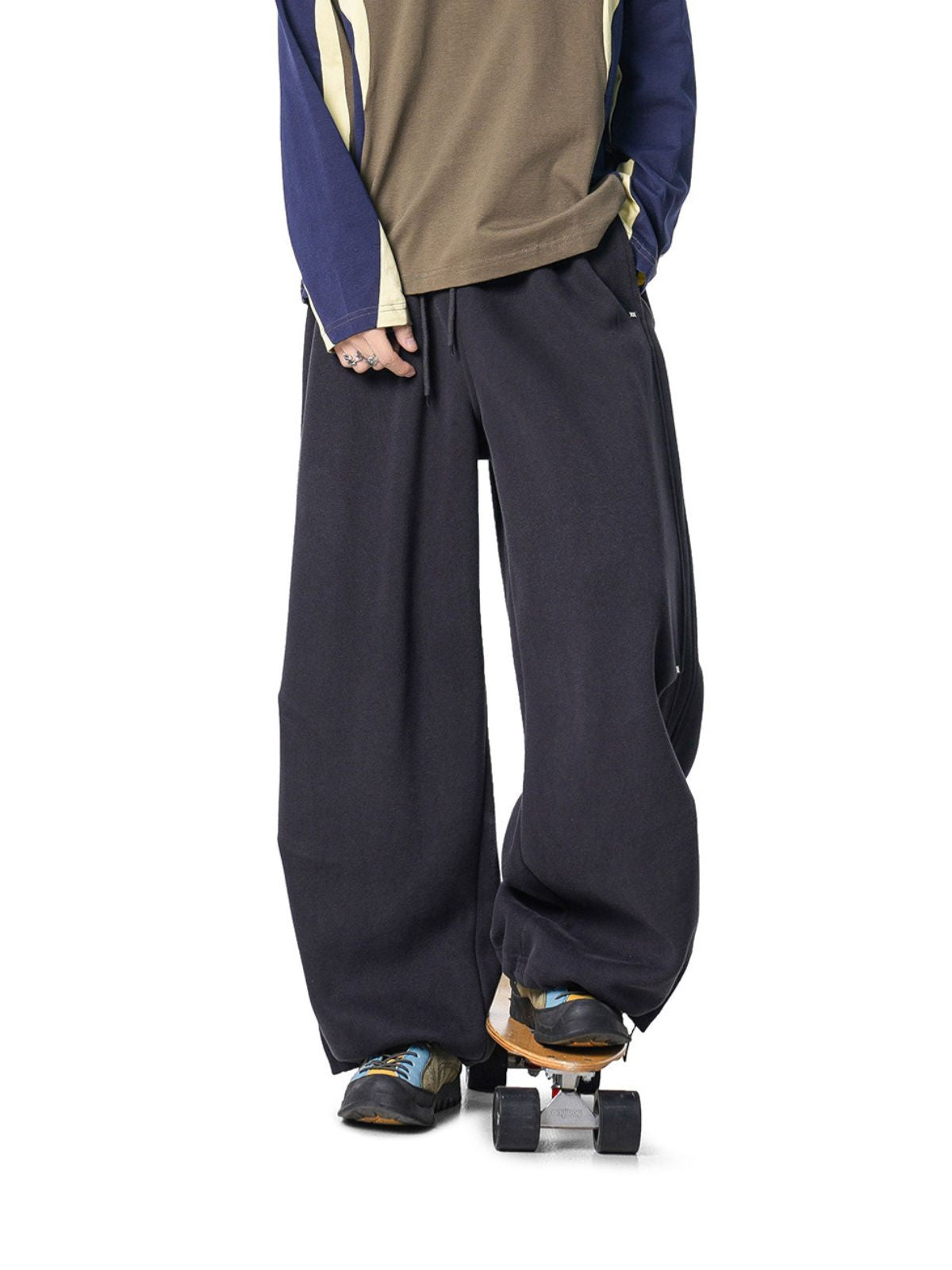 Reachpeak - Unisex Rivet-Detail Pleated Draped Paratrooper Sweatpants