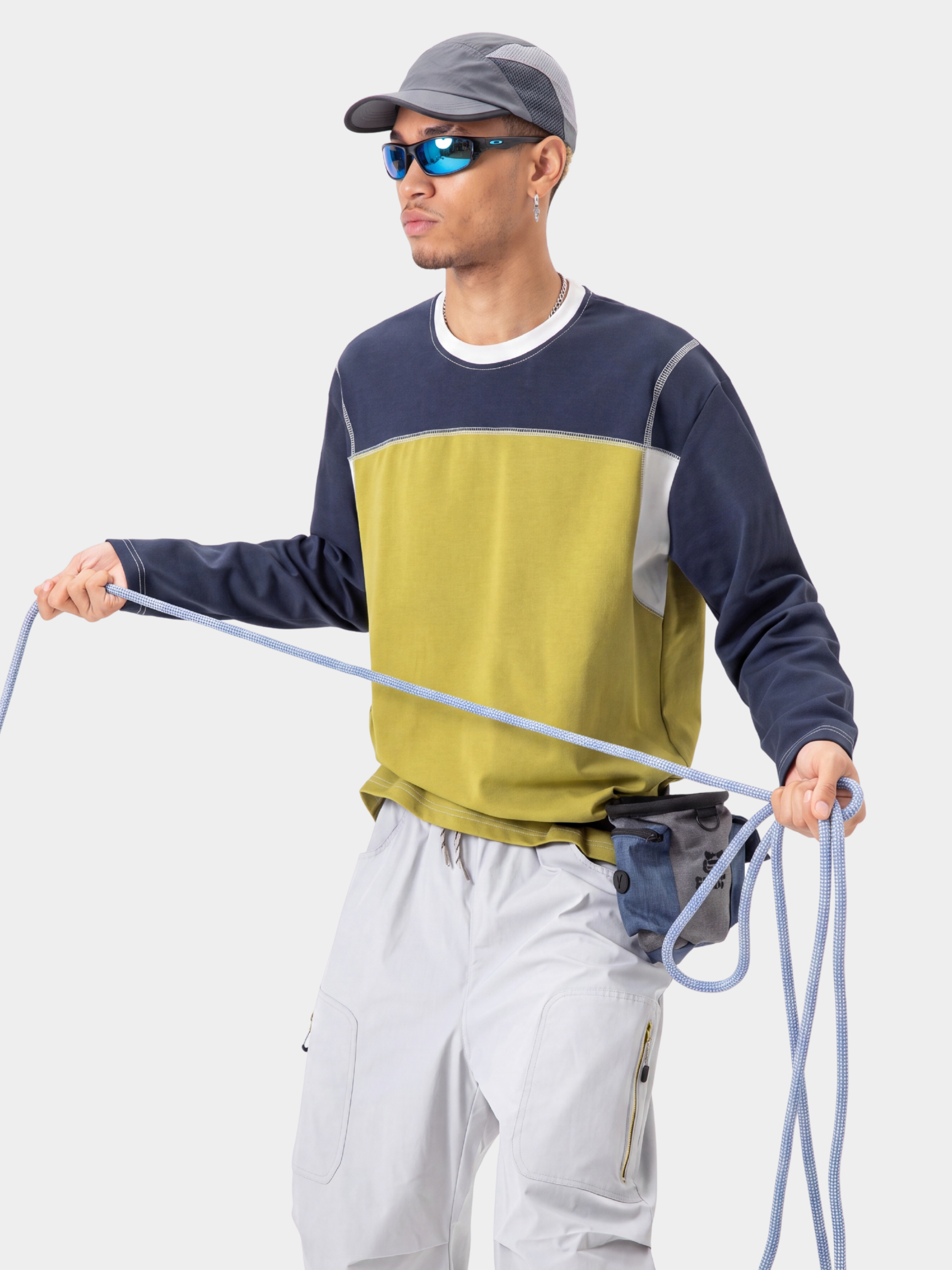 GoldDrift - Unisex Moisture-Wicking & Quick-Dry Long Sleeve T-Shirt