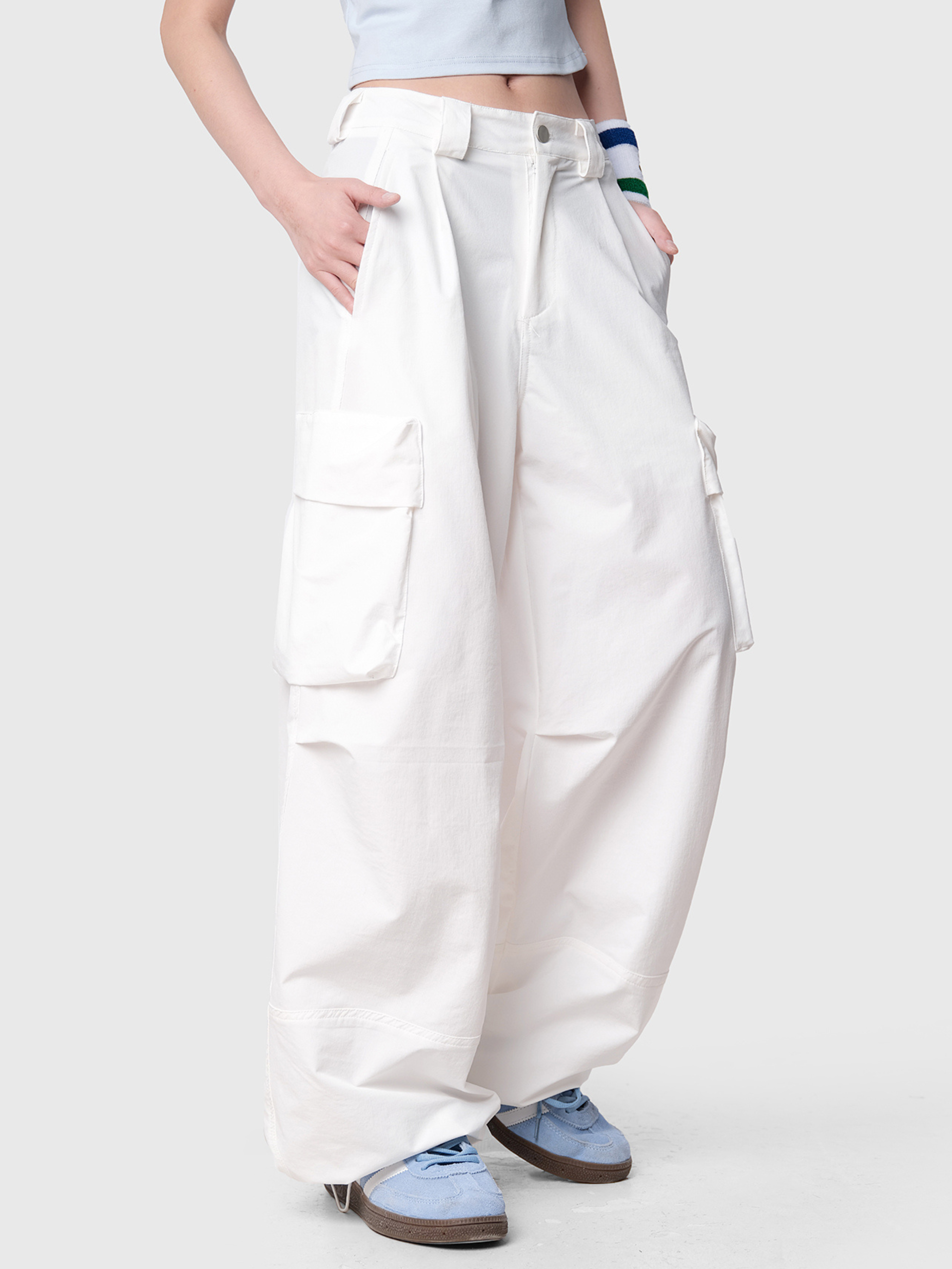 FrostTrail - Women's Large Pocket Utility Paratrooper Cargo Pants