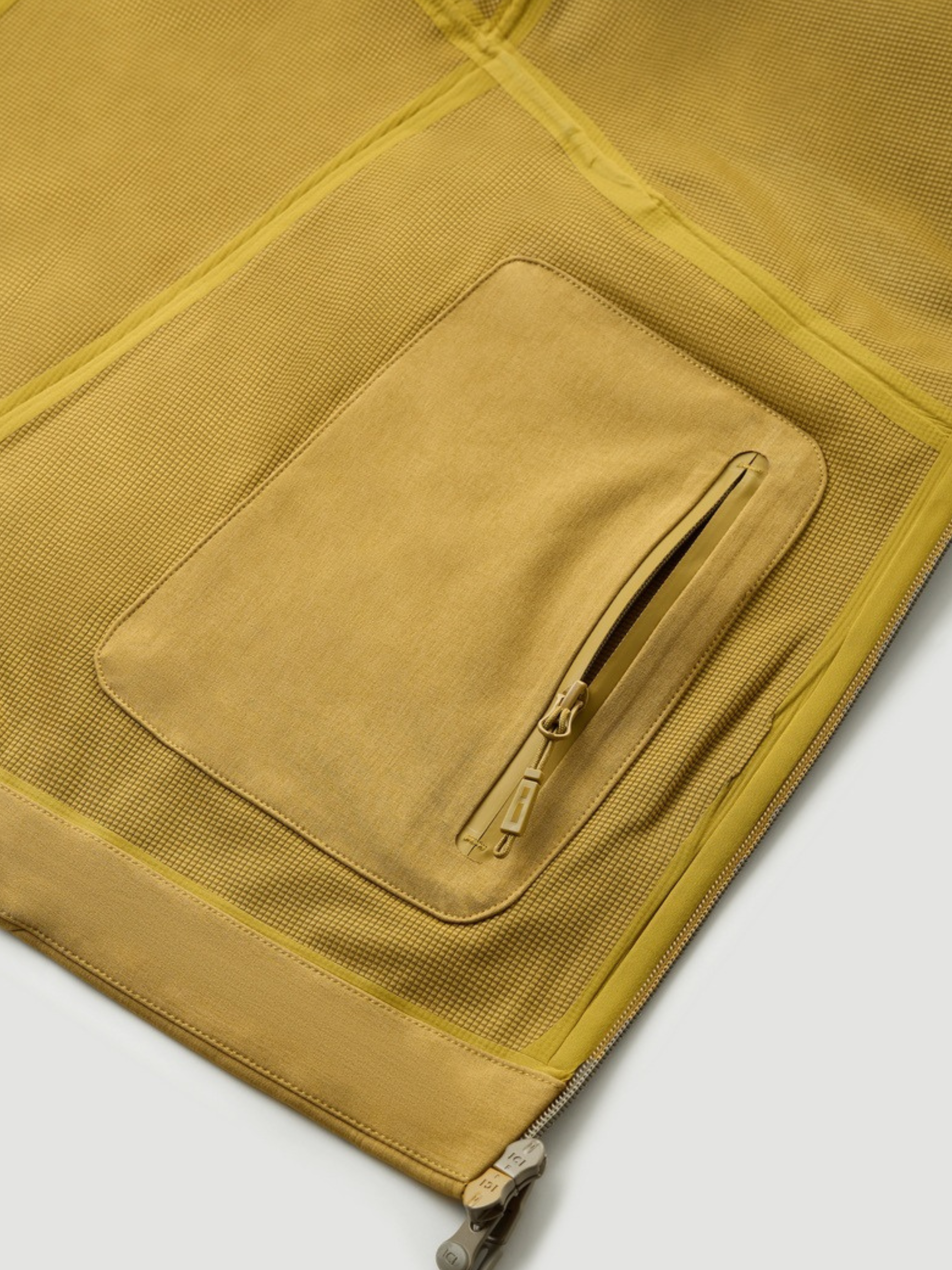 Skybloom - Unisex Seamless Windproof & Water-Repellent Softshell Jacket