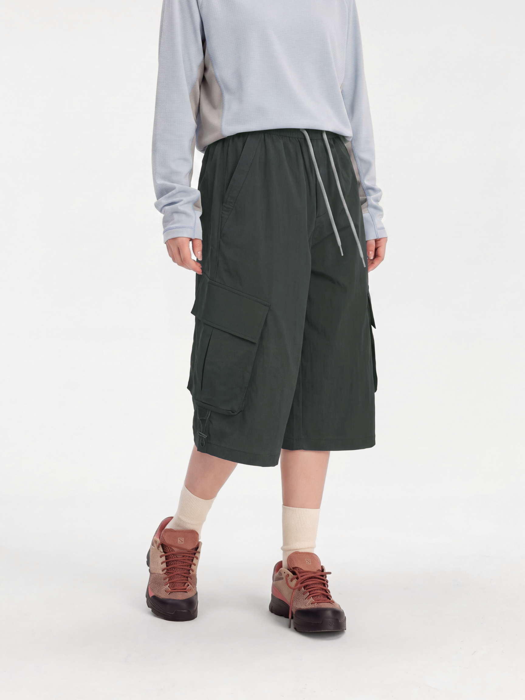 DewPath - Elastic-Waist Multi-Pocket Knee-Length Shorts