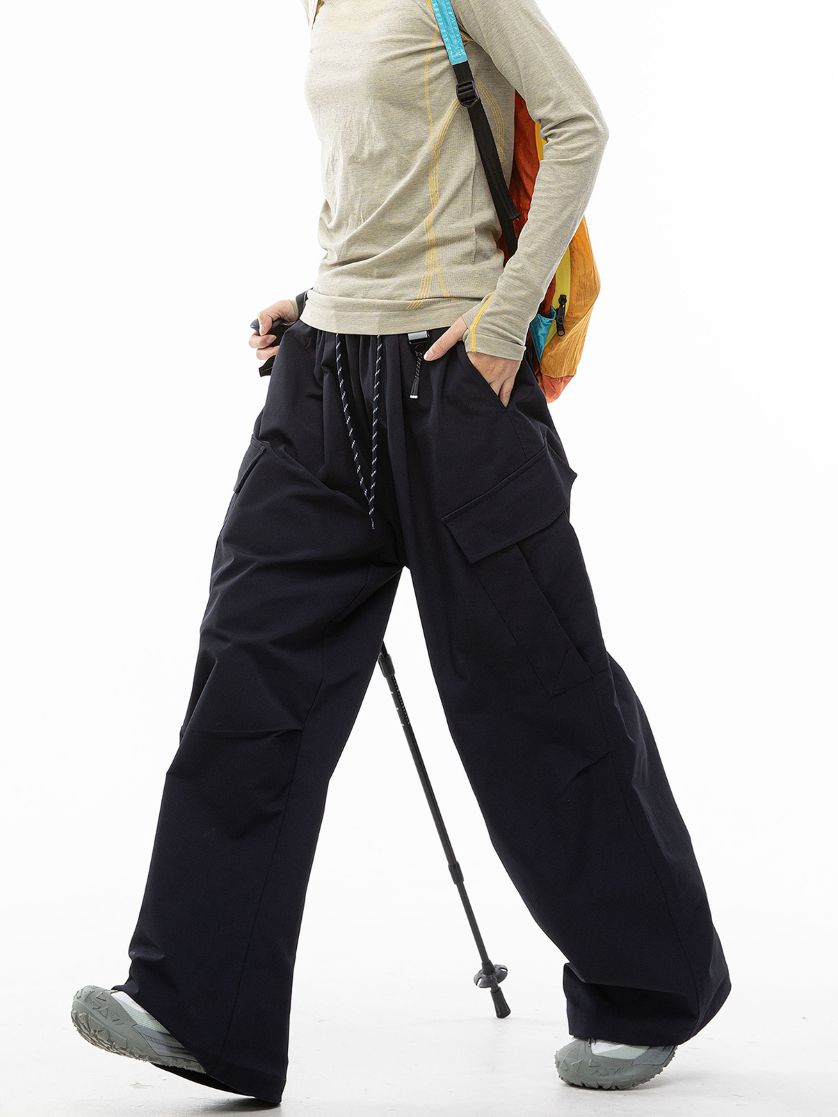 Cliffwalk - Women's Large Pockets Wide-Leg Straight Cargo Pants