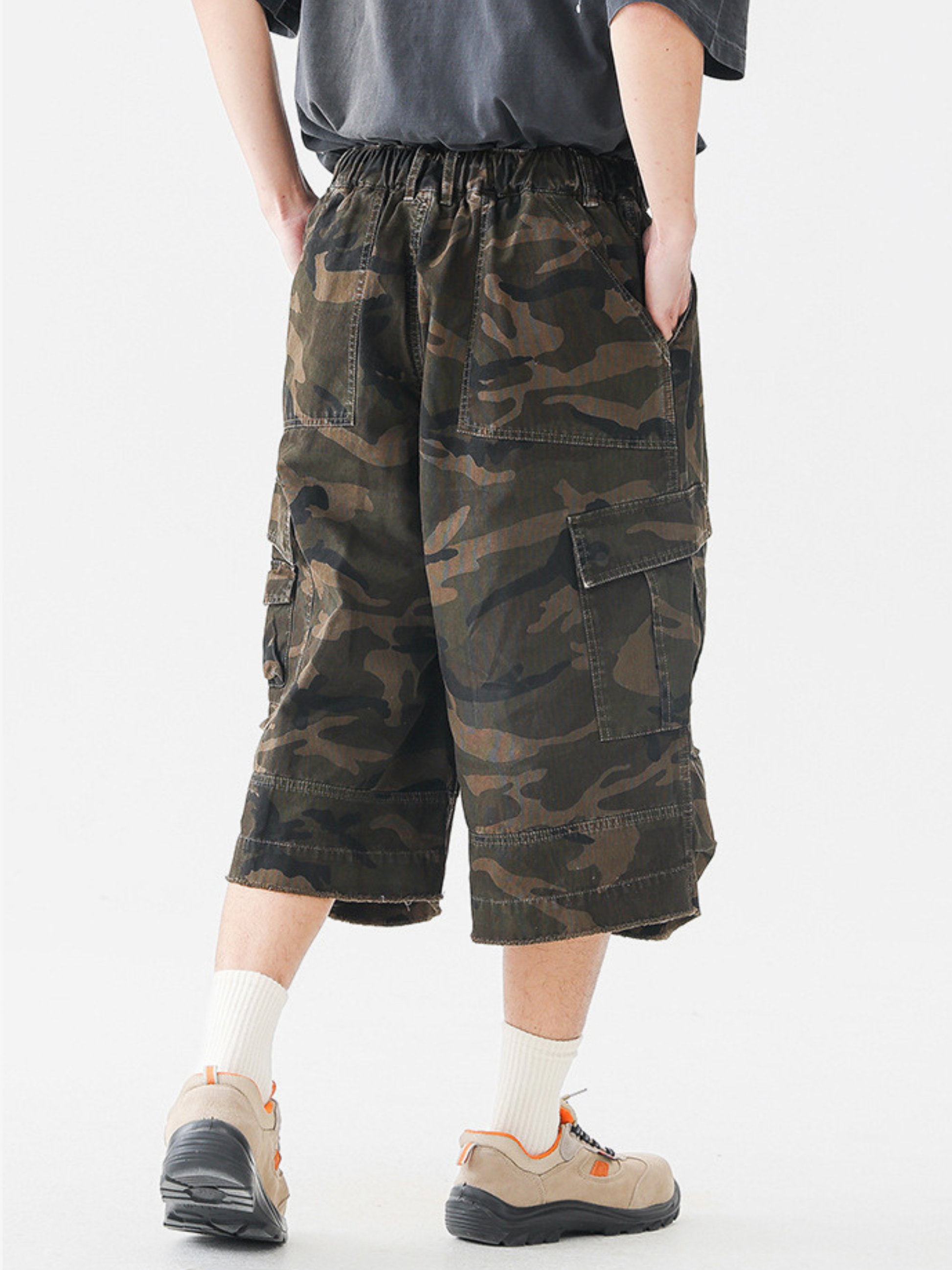 CampShell - Multi-Pocket Camouflage Relaxed Shorts – GONGGAR SPORTS