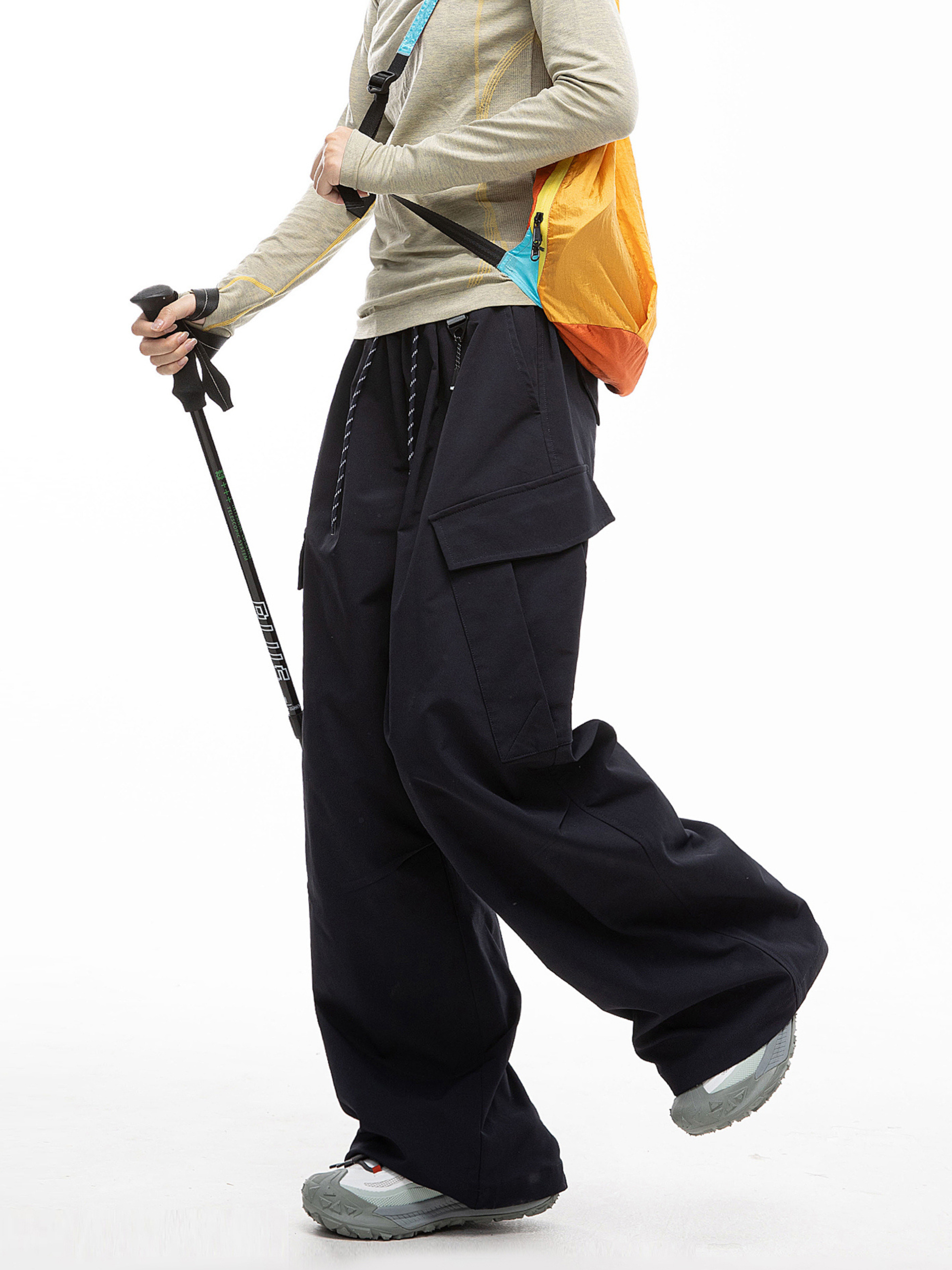 Cliffwalk - Women's Large Pockets Wide-Leg Straight Cargo Pants