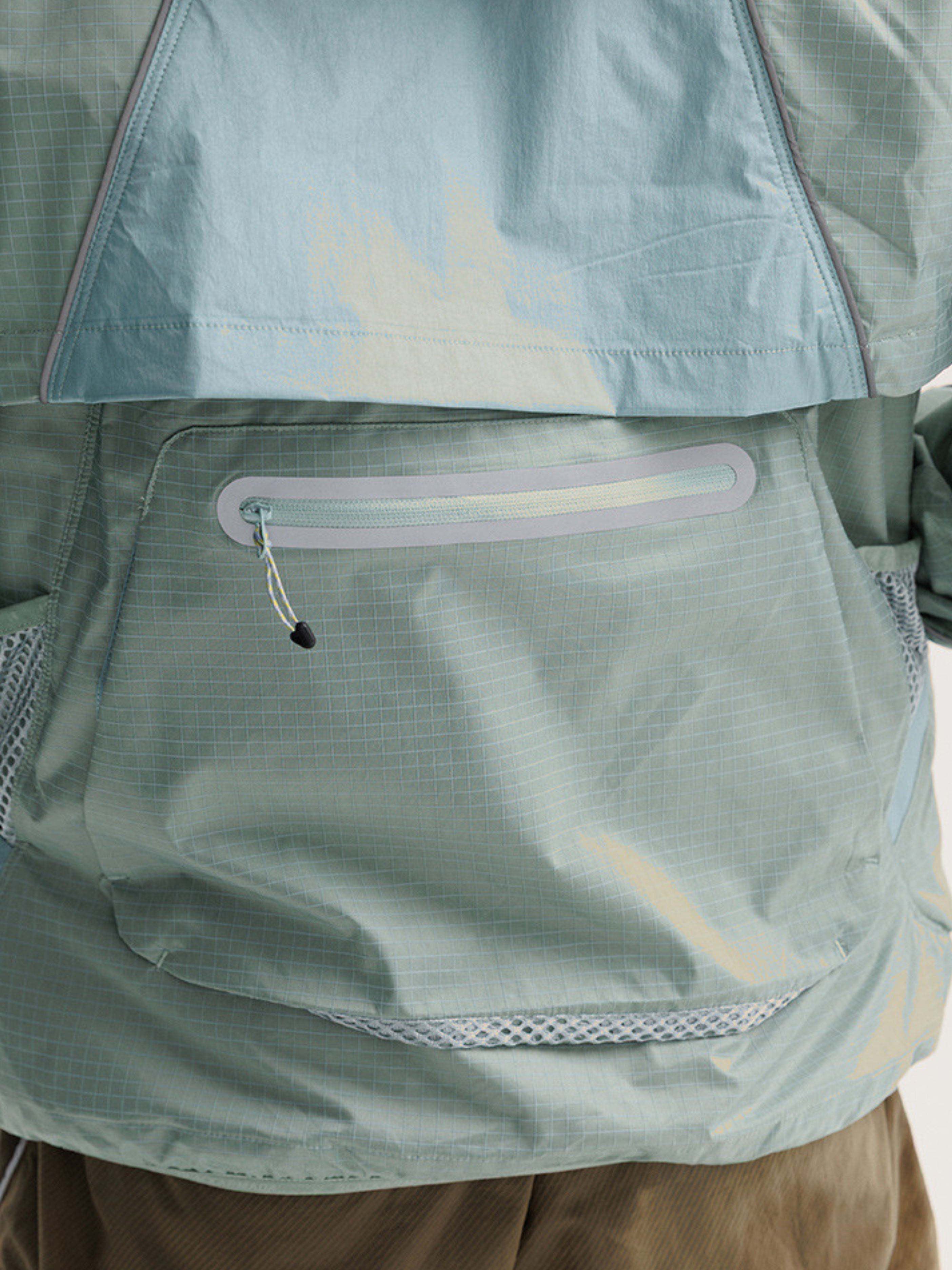 GT ONE - Unisex Water-Repellent Detachable Shell Jacket