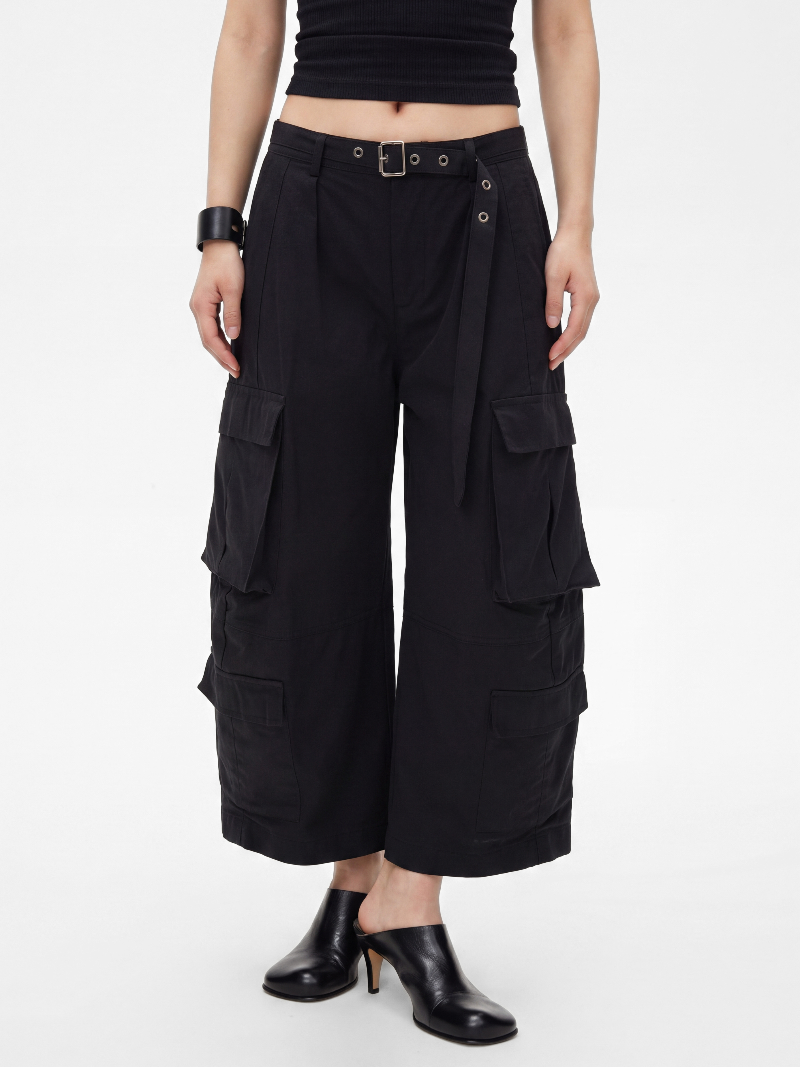 Castmark - Unisex Deconstructed Oversized-Pocket Utility Cropped Pants