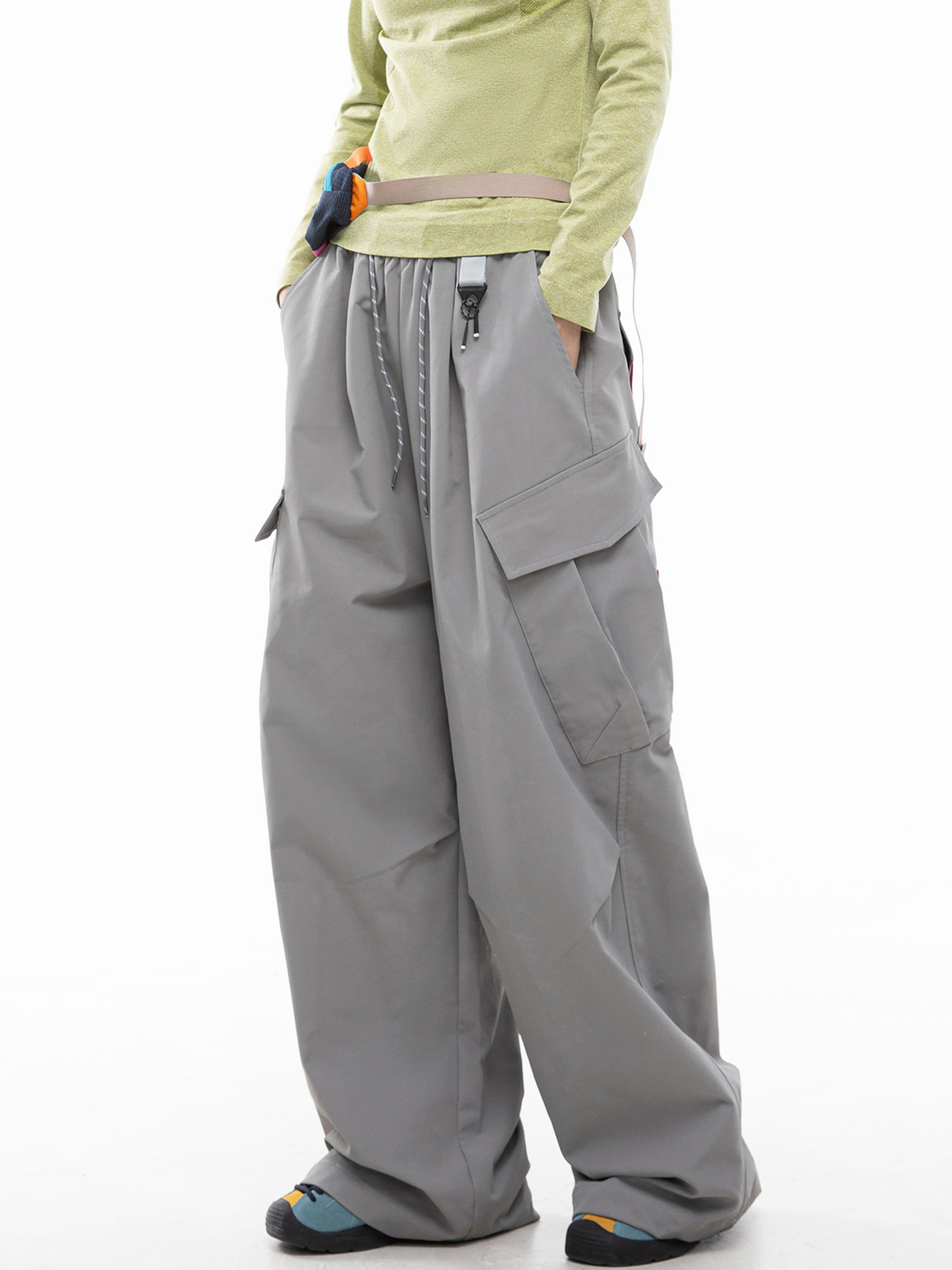 Cliffwalk - Women's Large Pockets Wide-Leg Straight Cargo Pants