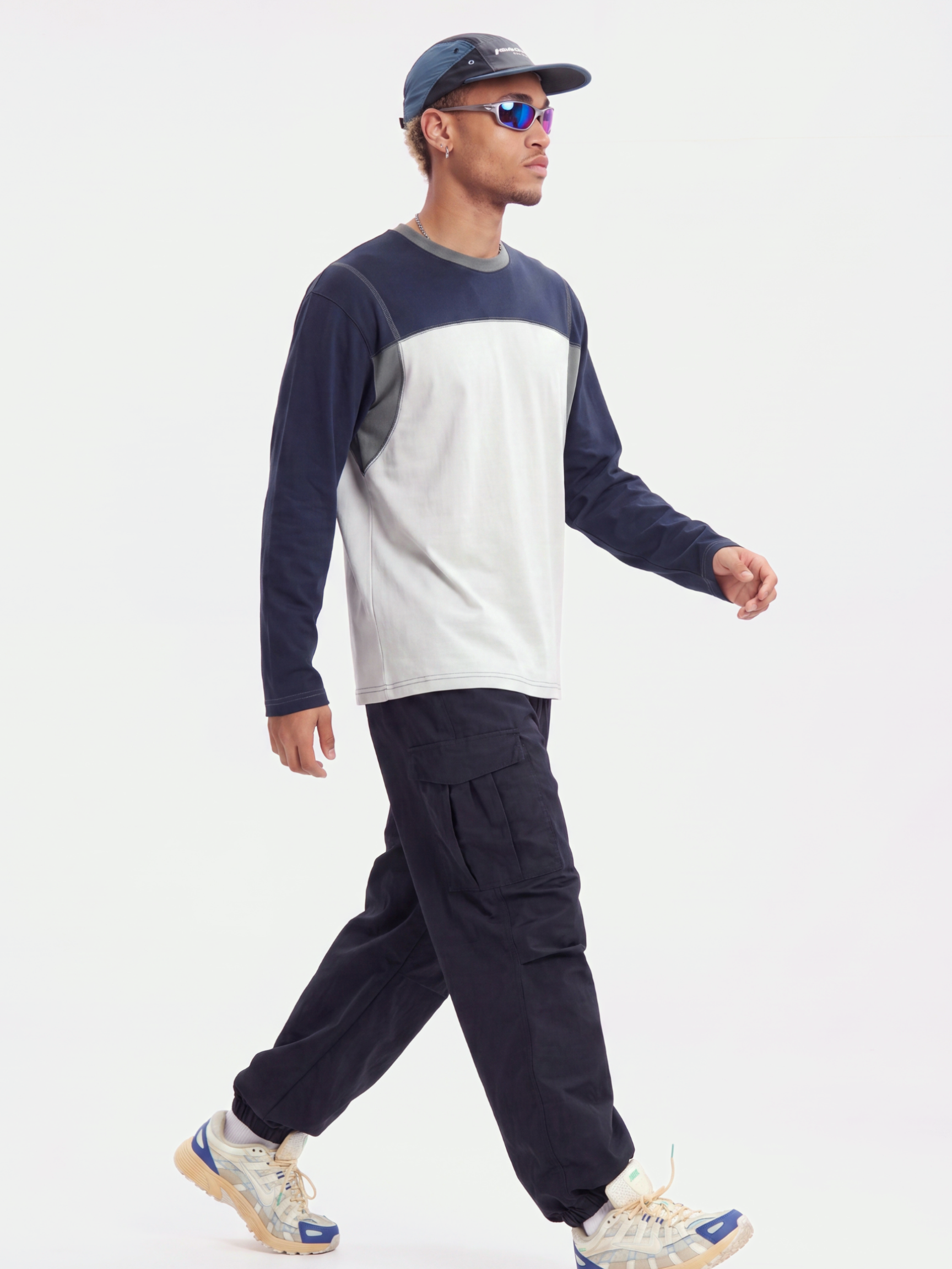 GoldDrift - Unisex Moisture-Wicking & Quick-Dry Long Sleeve T-Shirt