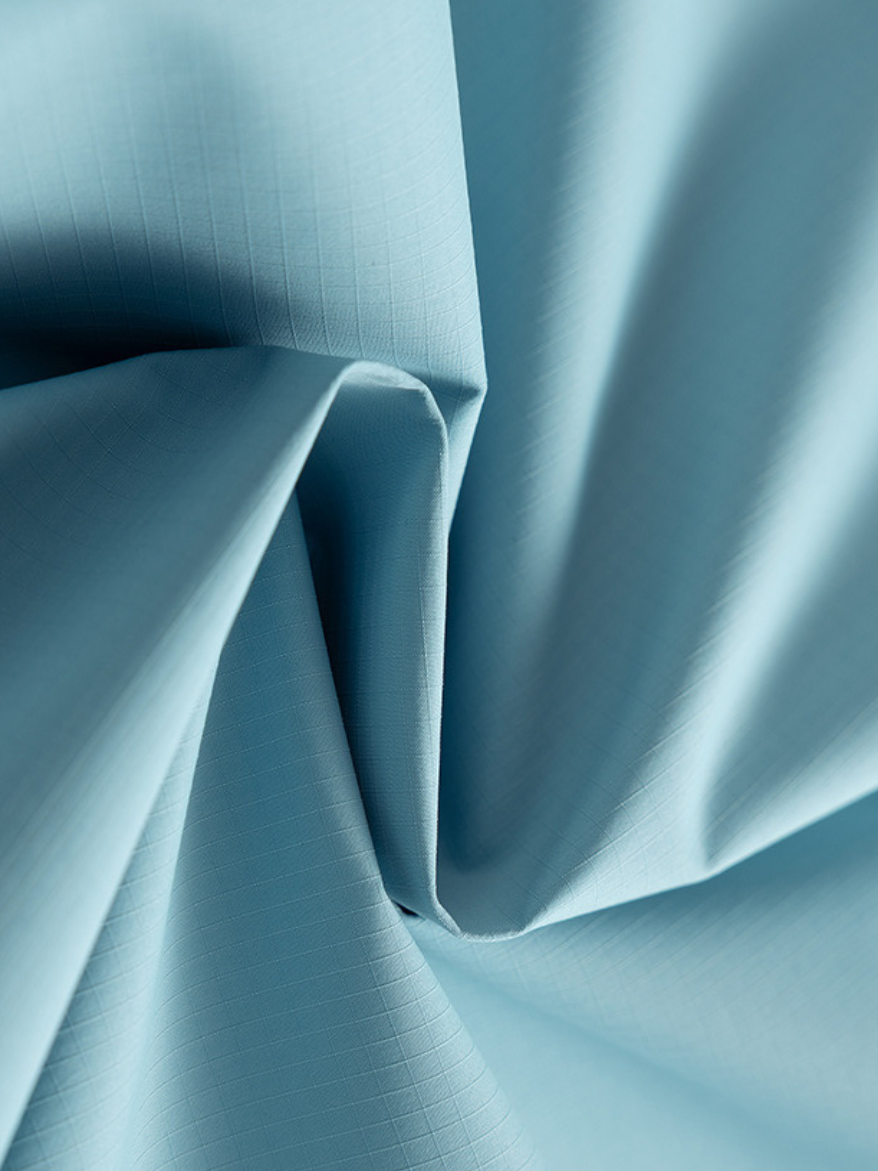 AlpineClimb - Women's Water-Repellent Cropped Hooded Shell Jacket