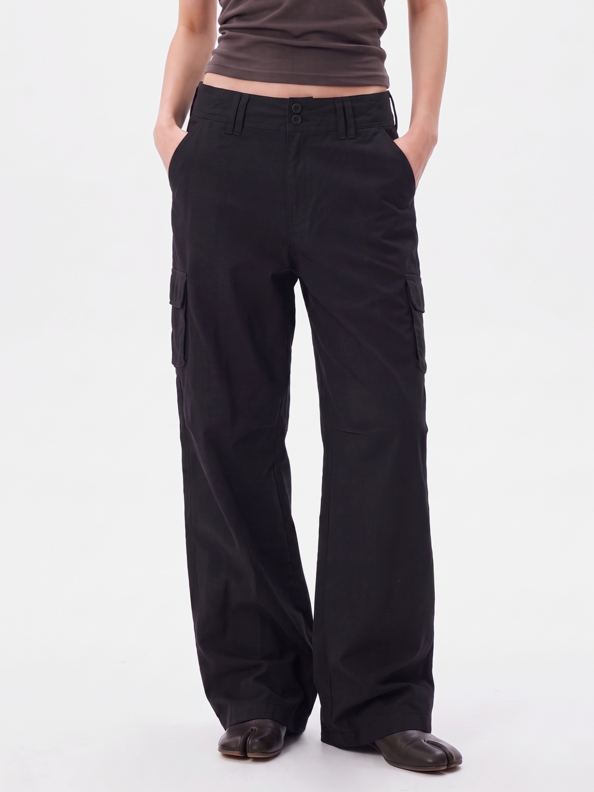 CalmDrift - Women's Deconstructed Multi-Pocket Straight-Leg Cargo Pants