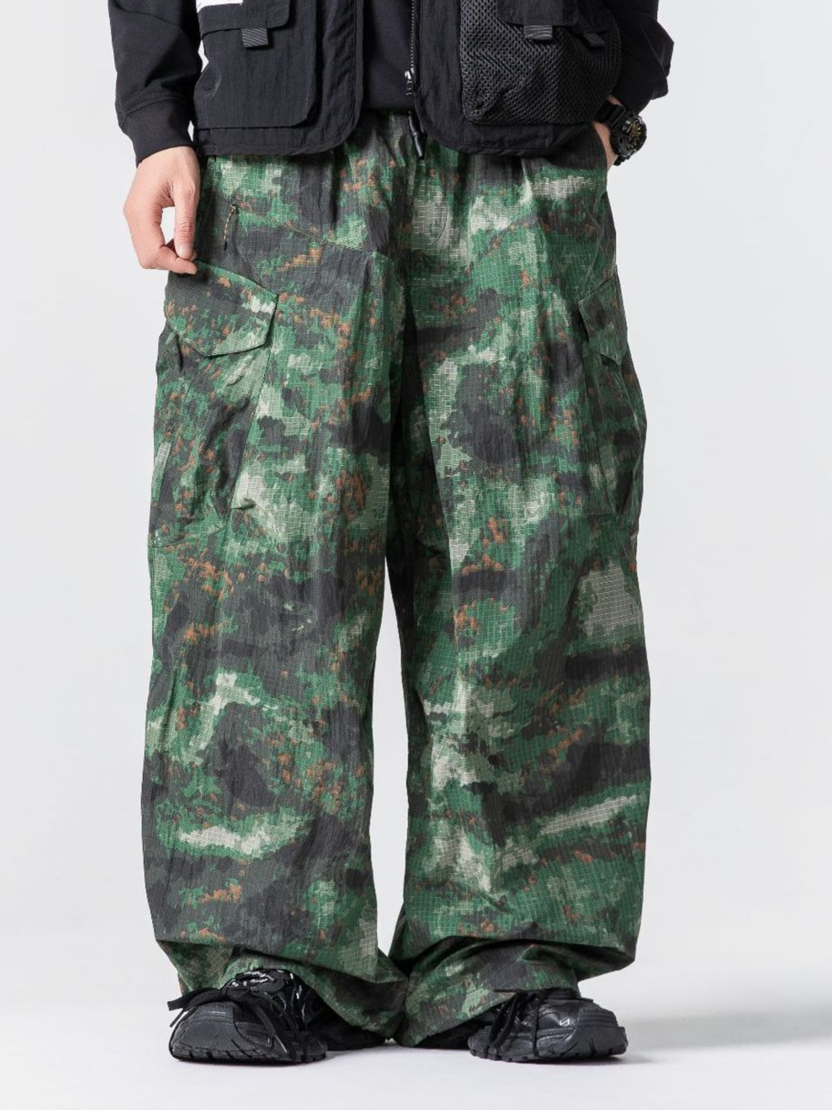 EagleMode - Unisex Ultra-Loose Tech Camo Paratrooper Pants GONGGAR SPORTS
