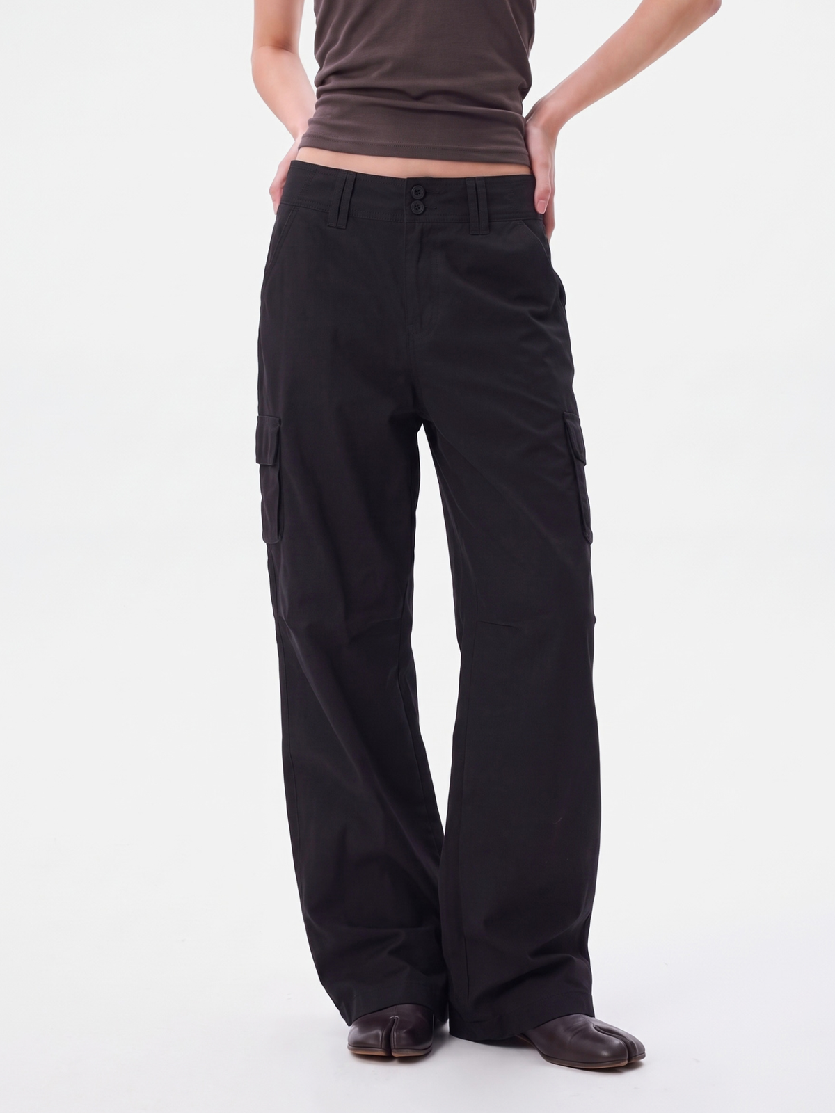 CalmDrift - Women's Deconstructed Multi-Pocket Straight-Leg Cargo Pants