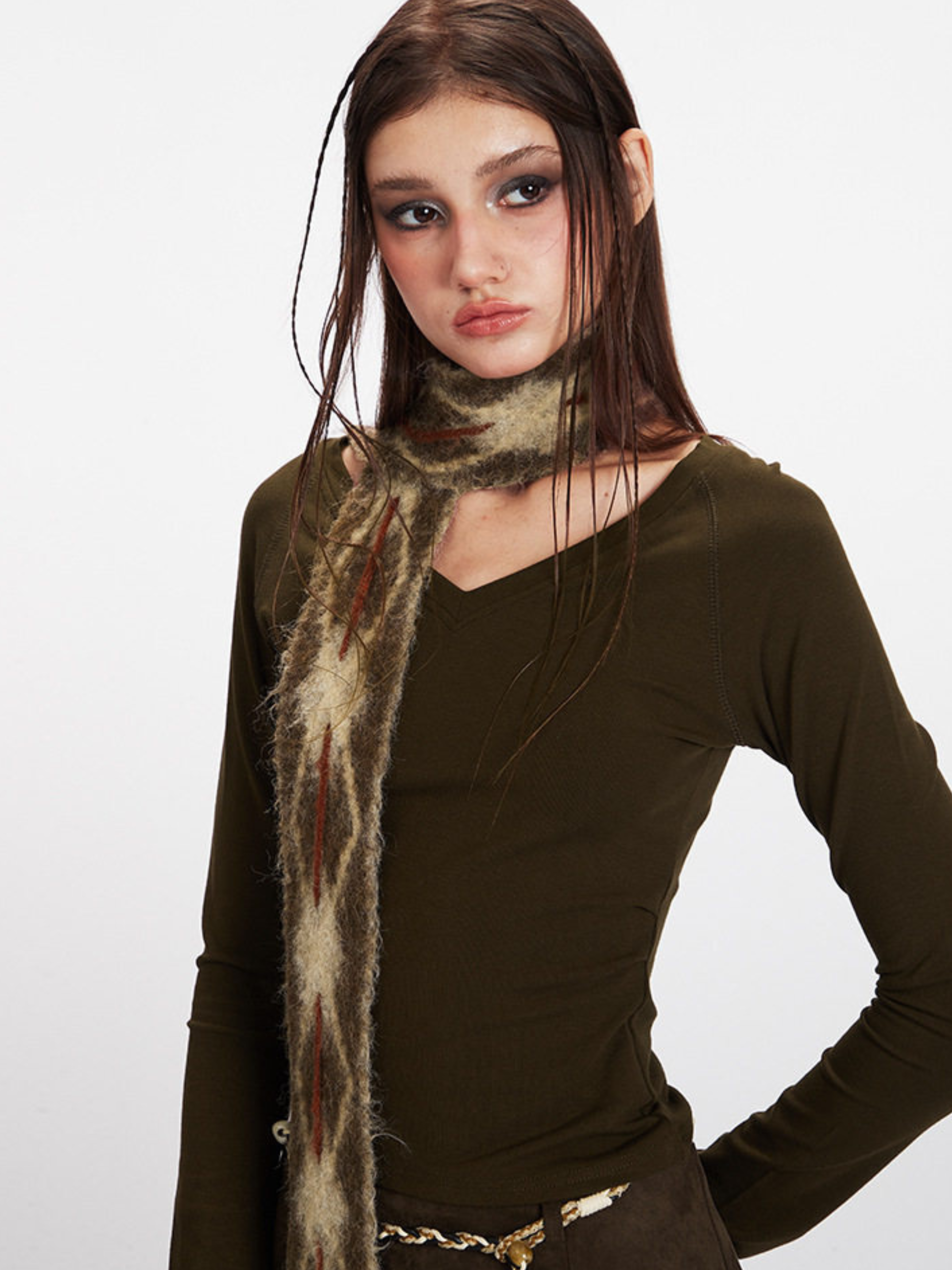 Frostfrost - Women's V-Neck Raglan Slim-Fit Long Sleeve Tee