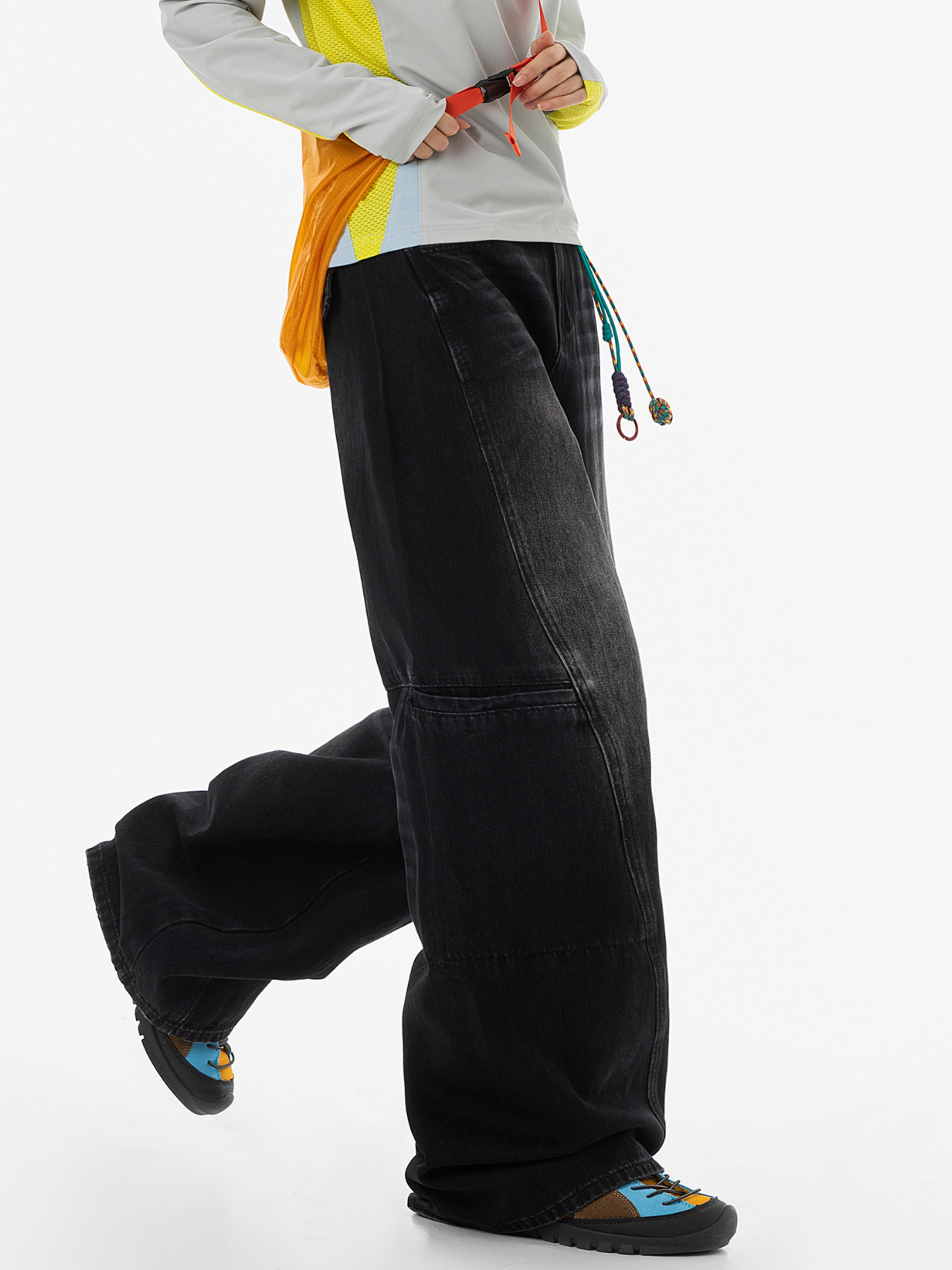 Highreach - Women's Oversized Pocket Straight-Leg Deconstructed Jeans