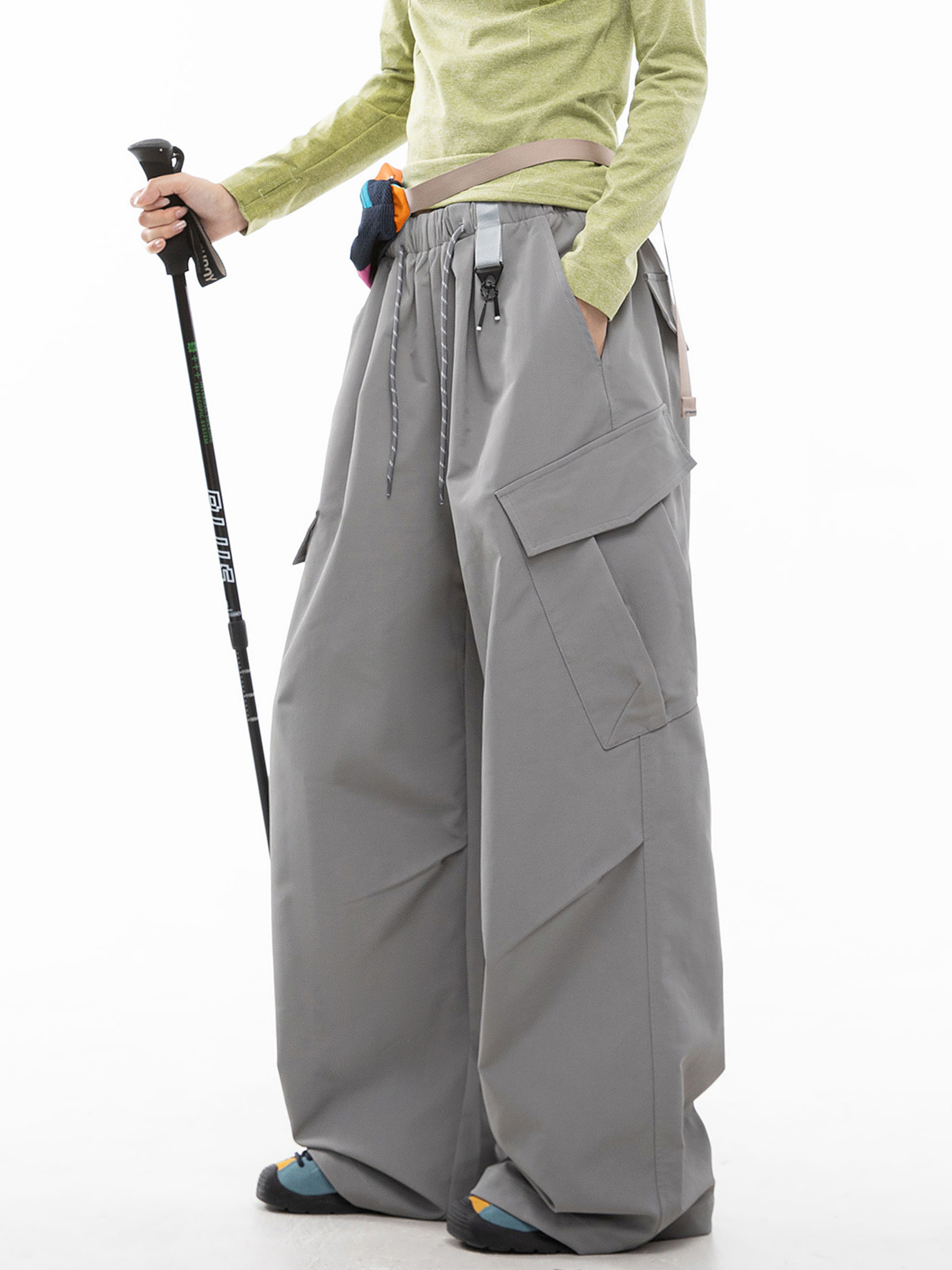 Cliffwalk - Women's Large Pockets Wide-Leg Straight Cargo Pants