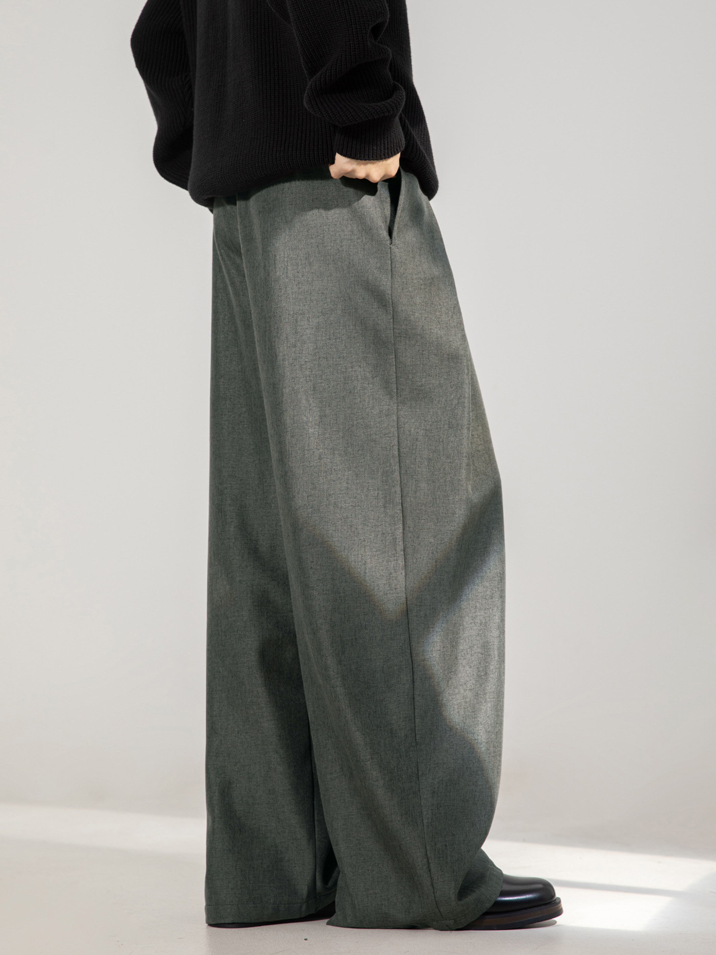 LightTent - Men's Cross-Pleated Drape Relaxed Fit Pants