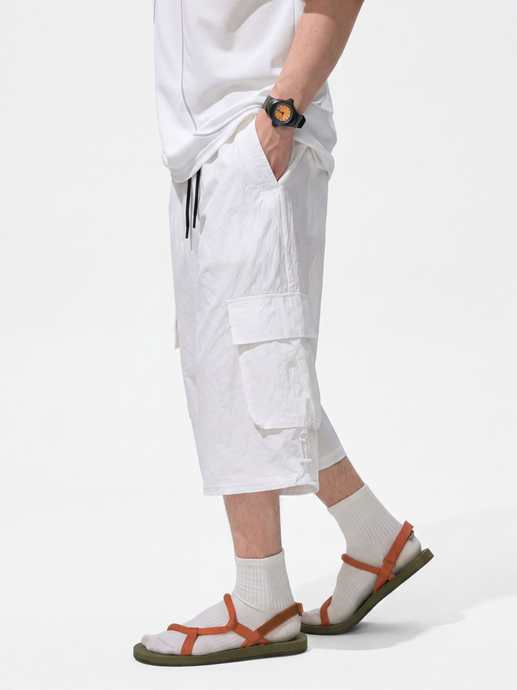 DewPath - Elastic-Waist Multi-Pocket Knee-Length Shorts