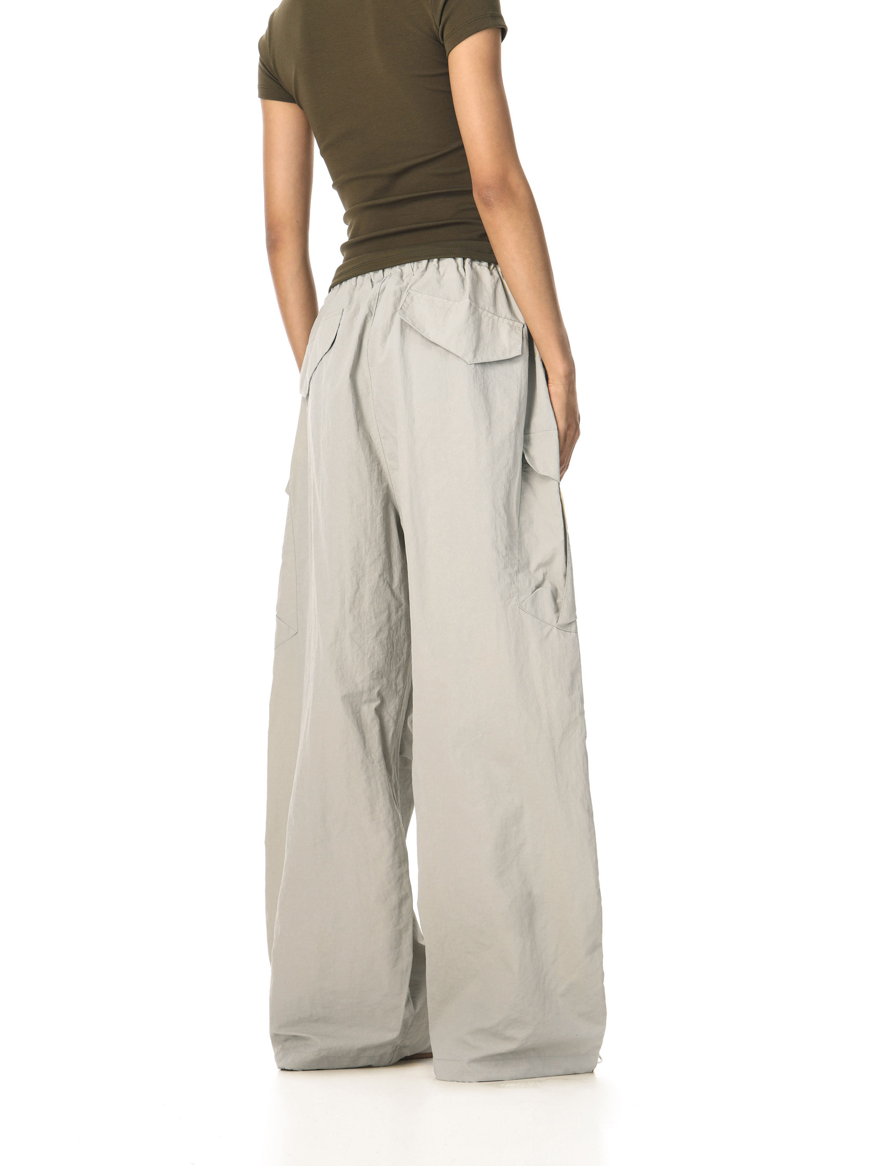 Cliffwalk - Women's Large Pockets Wide-Leg Straight Cargo Pants