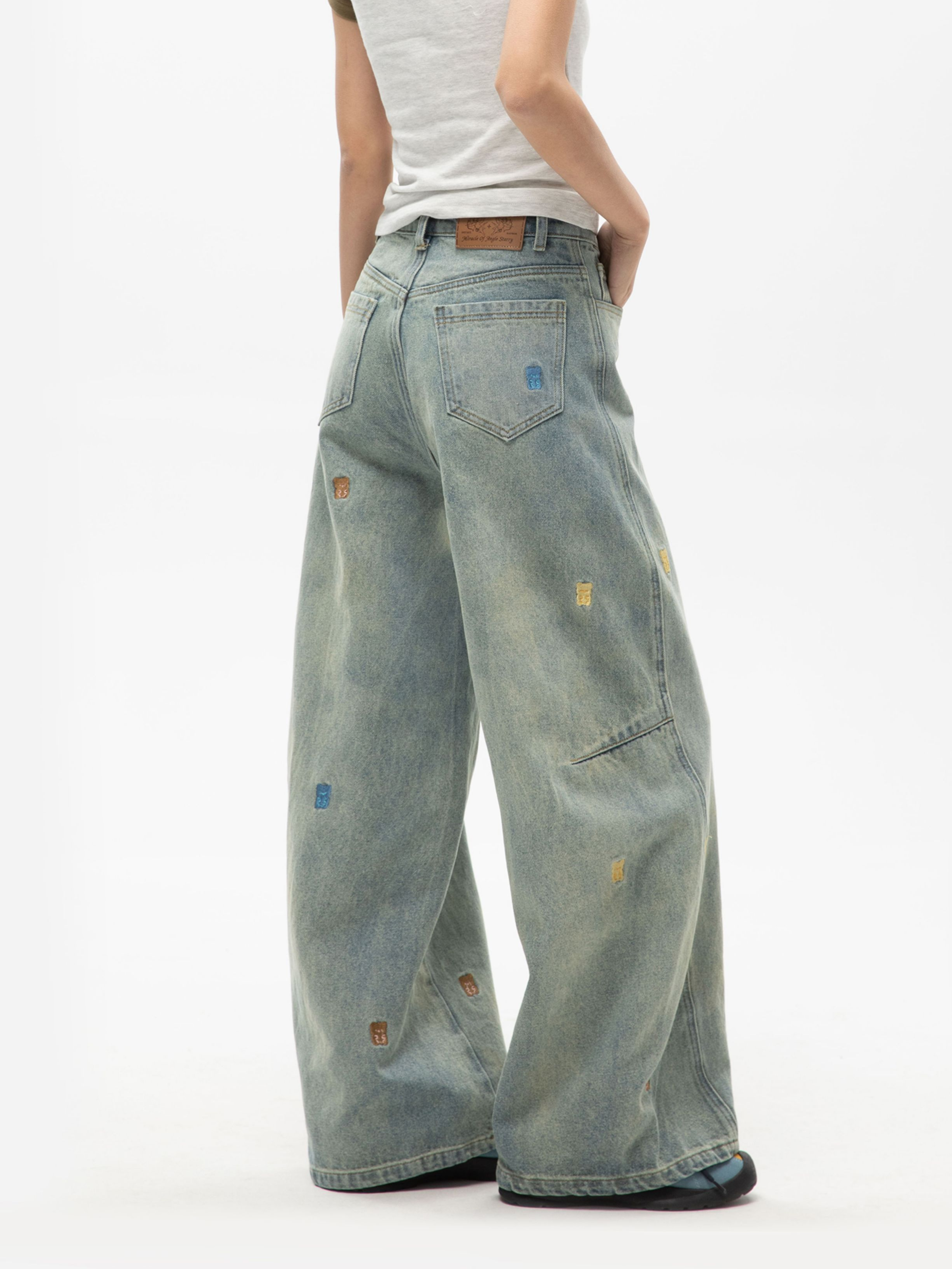 FrostLife - Women's Cartoon Bear Embroidered Denim Jeans