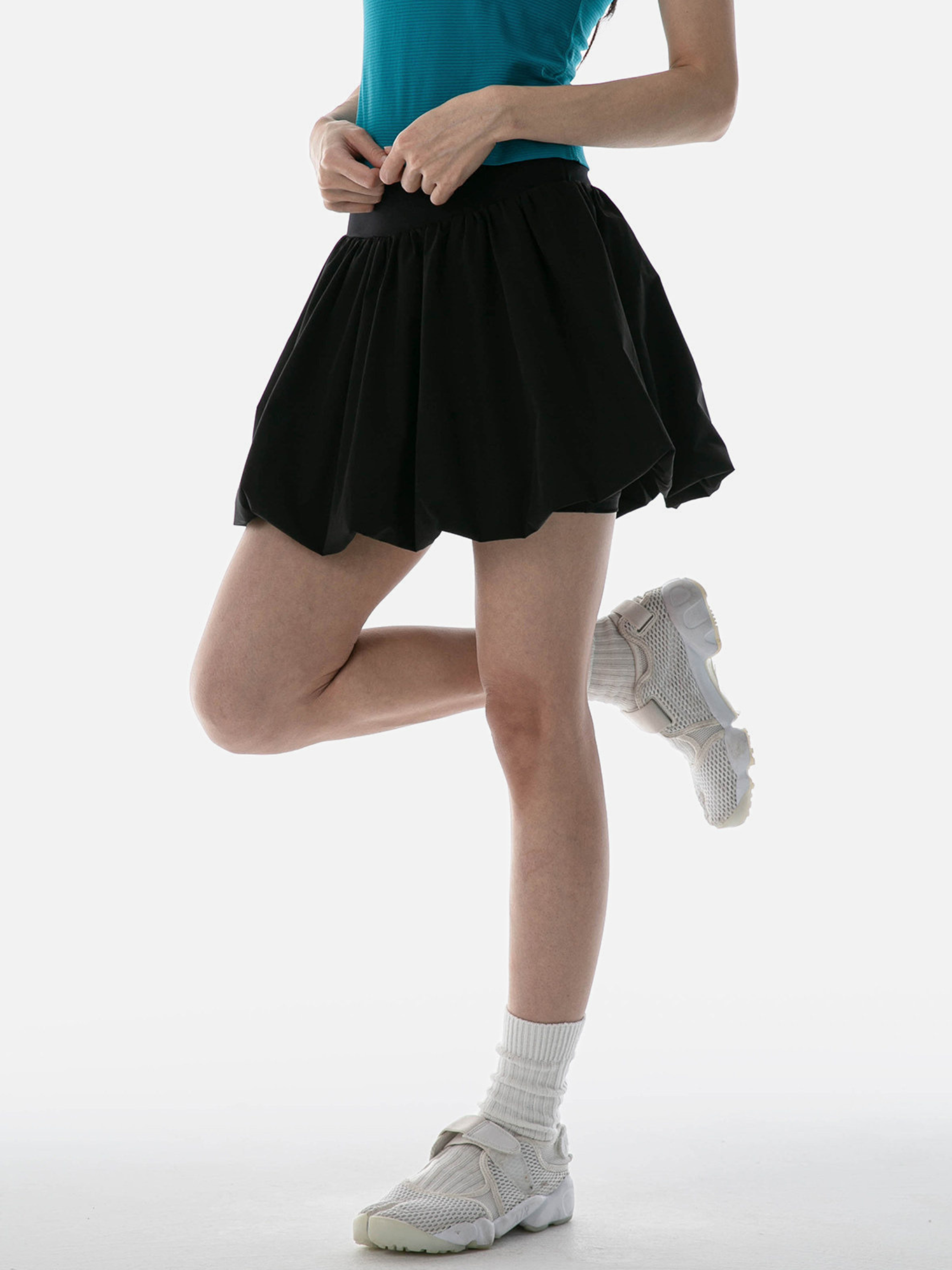 Saunter - Women's High-Waisted Bubble Hem Skirt