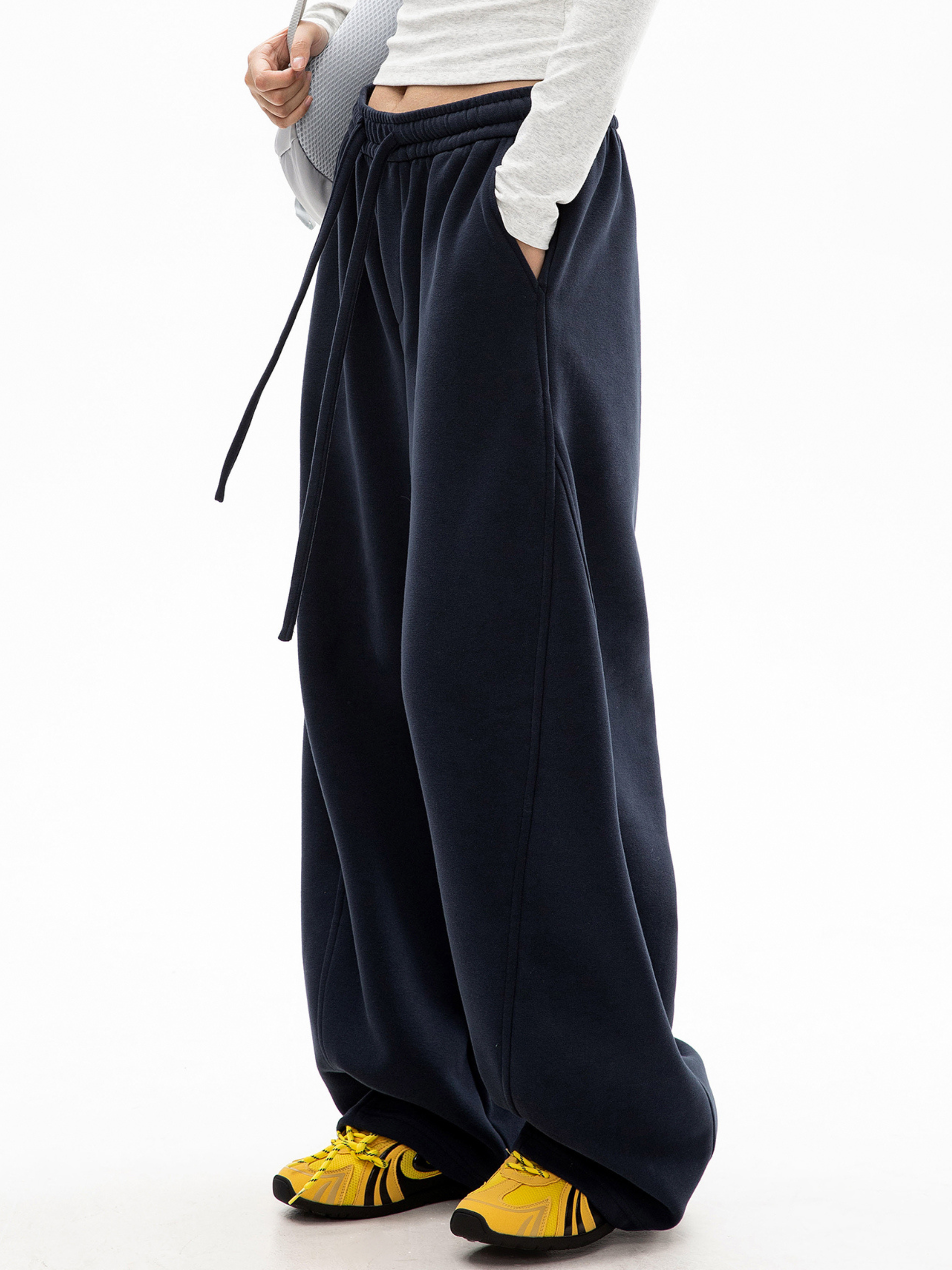 FrostDeck - Unisex Curved Seam Straight-Leg Wide Sweatpants