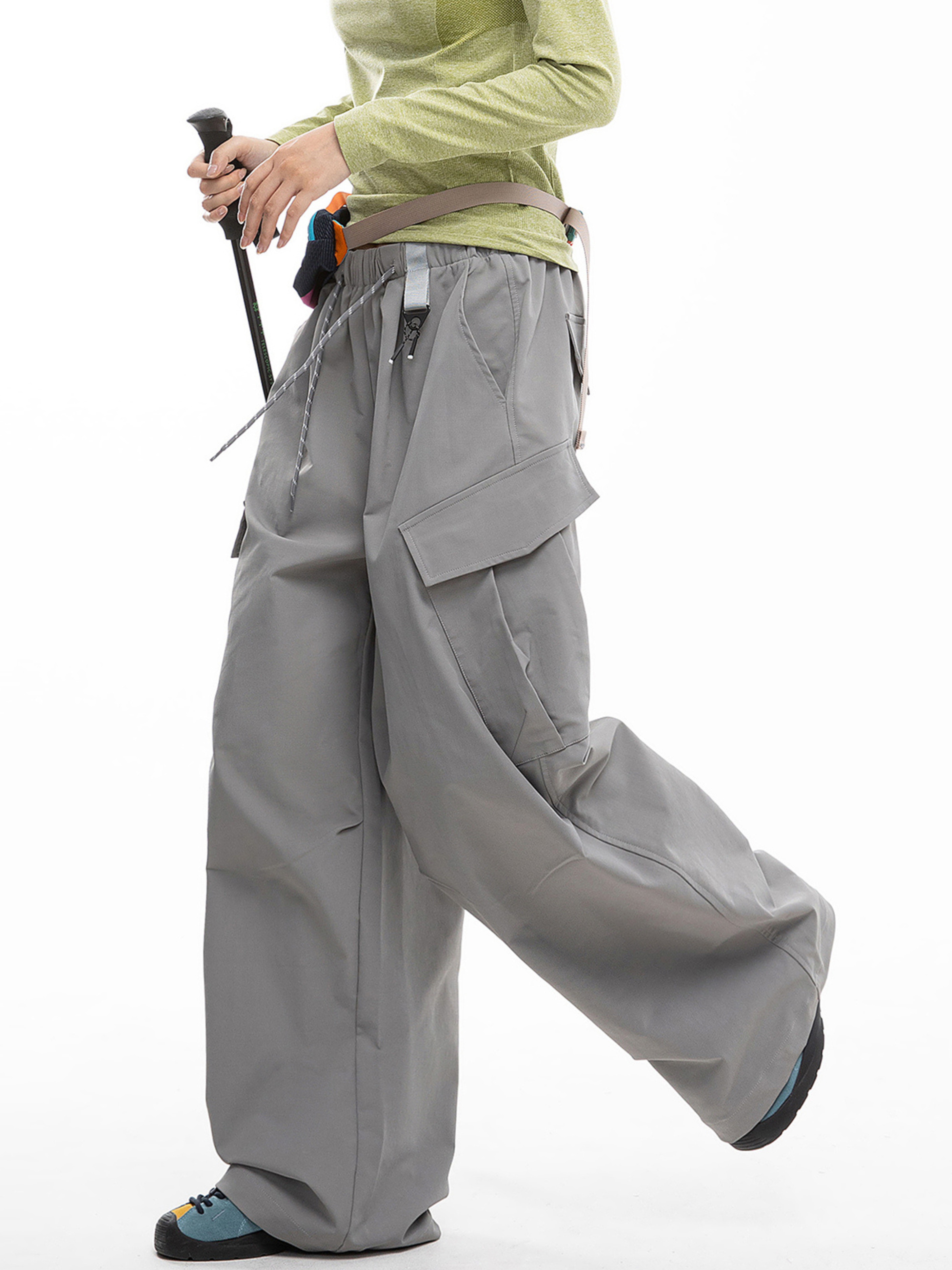 Cliffwalk - Women's Large Pockets Wide-Leg Straight Cargo Pants