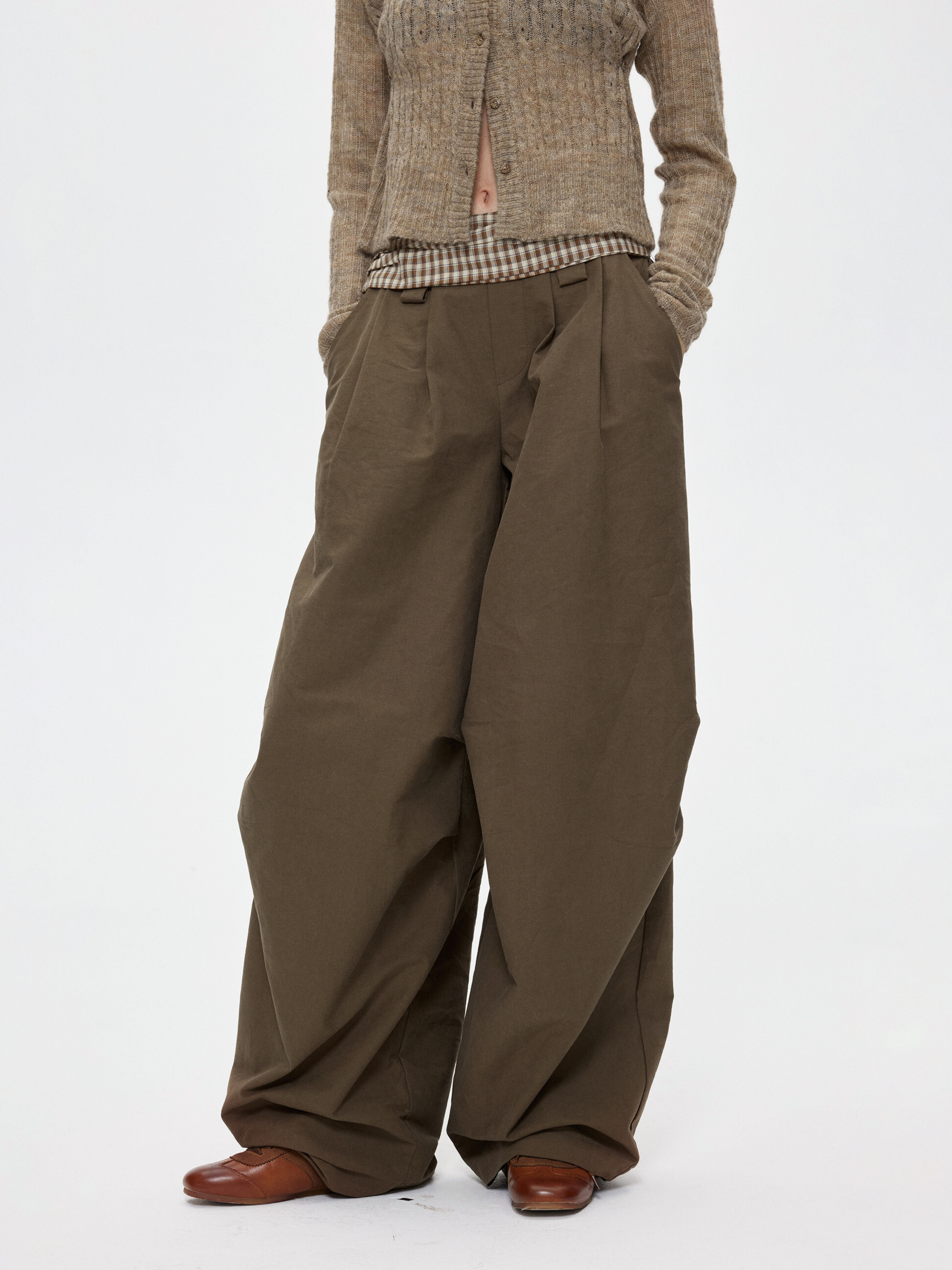 Terracast - Women's Pleated Panelled Waist Straight-Leg Pants