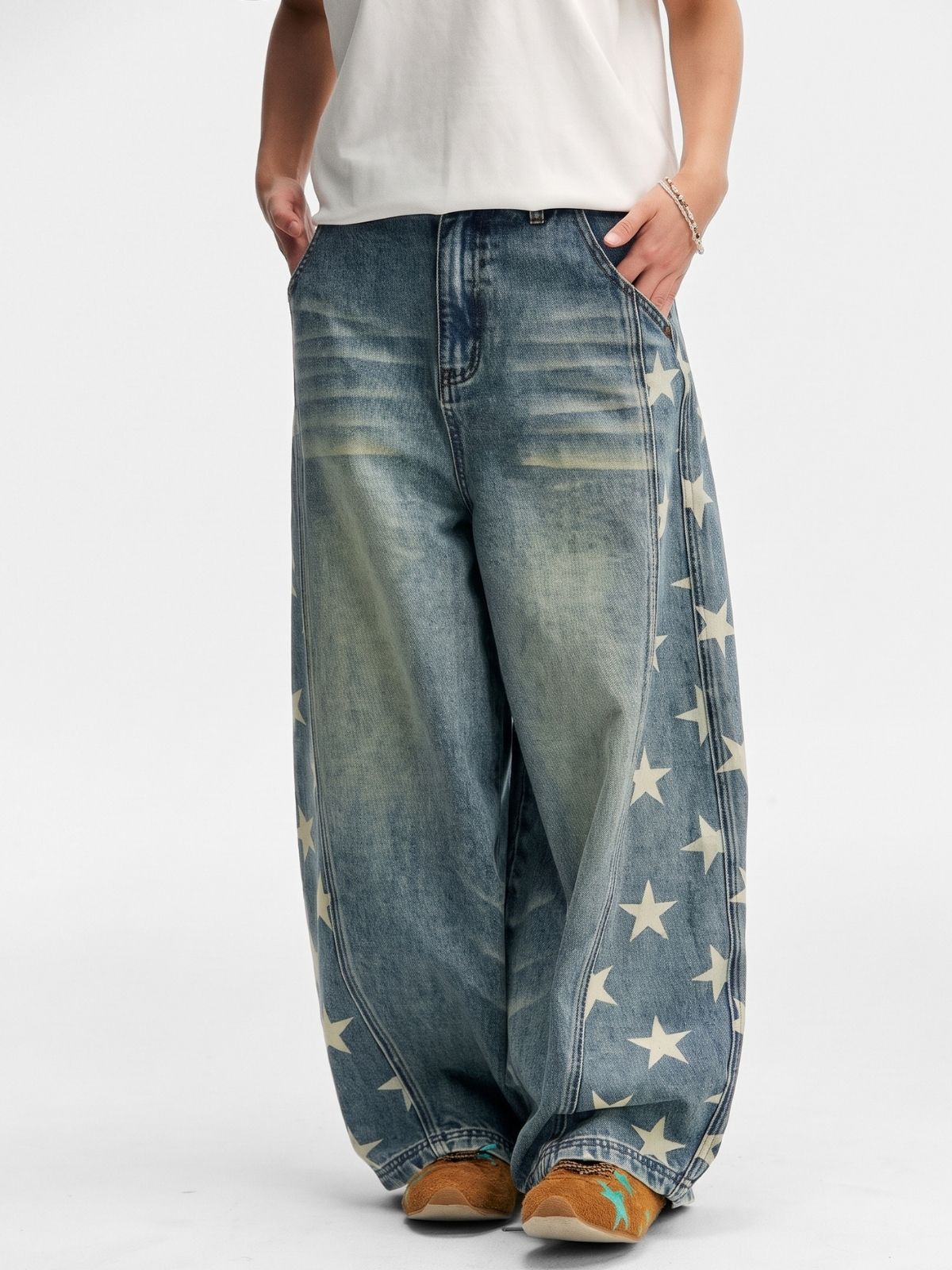Lavacrack - Unisex Star-Print Curved-Leg Denim Jeans