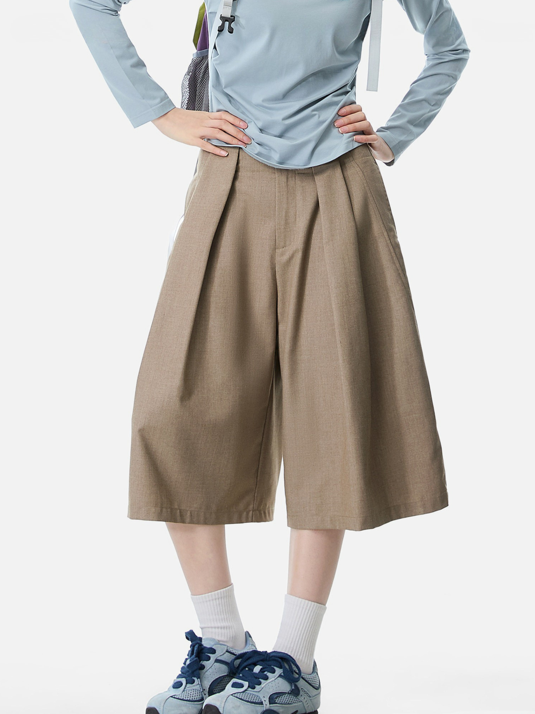 MoonRise - Women's Relaxed Pleated Tailored Shorts