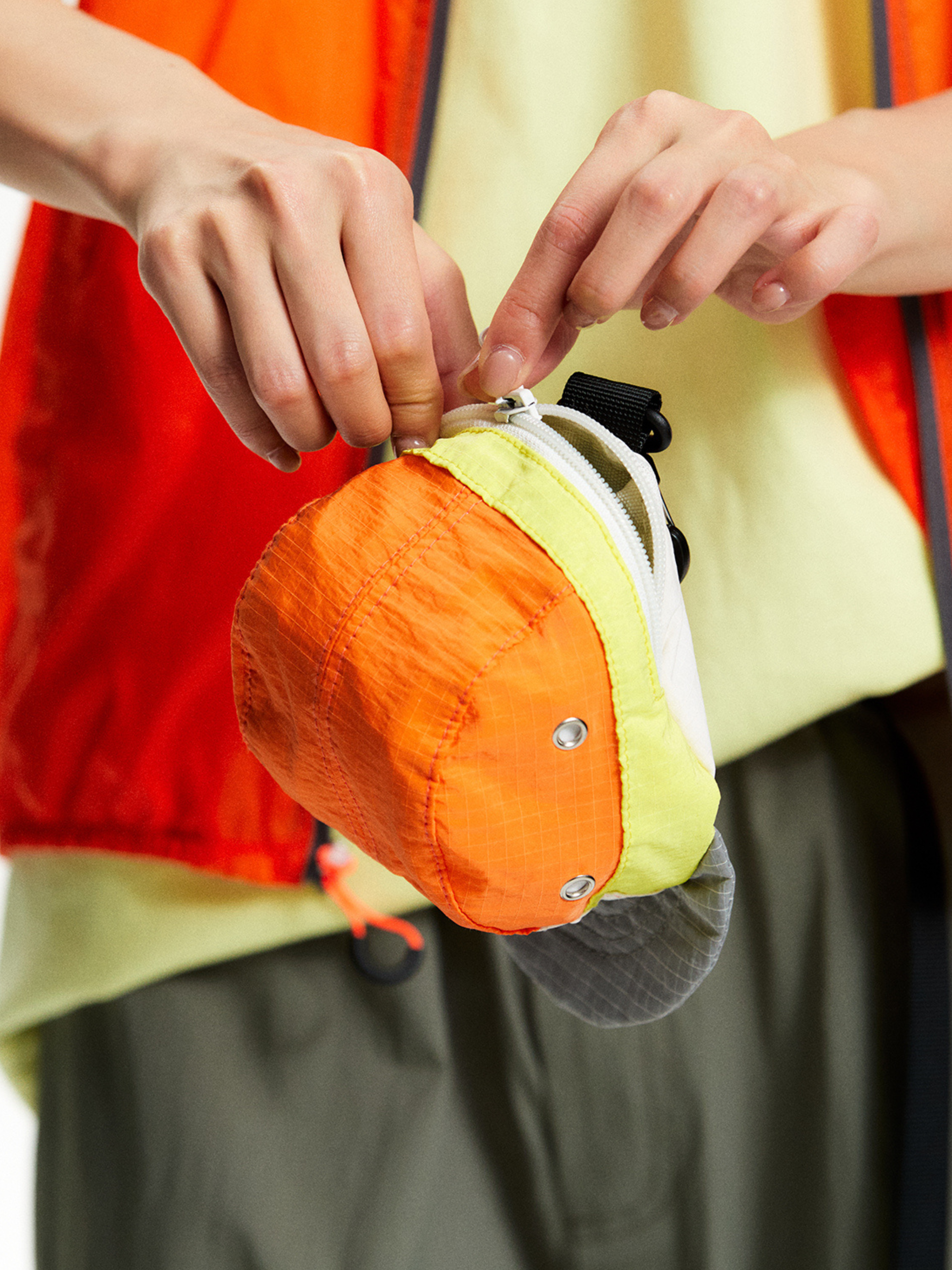 Nightshade - Nylon Checkered Cap-Shaped Clip Bag