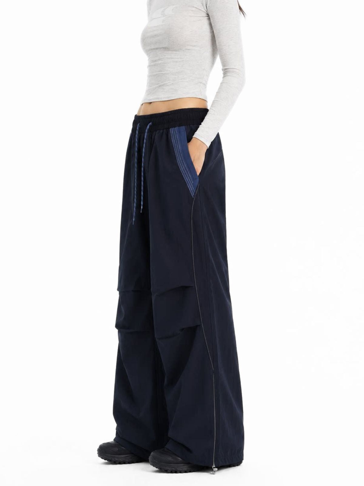 Crestwalk - Women's Geometric Cutline Pleated Paratrooper Pants