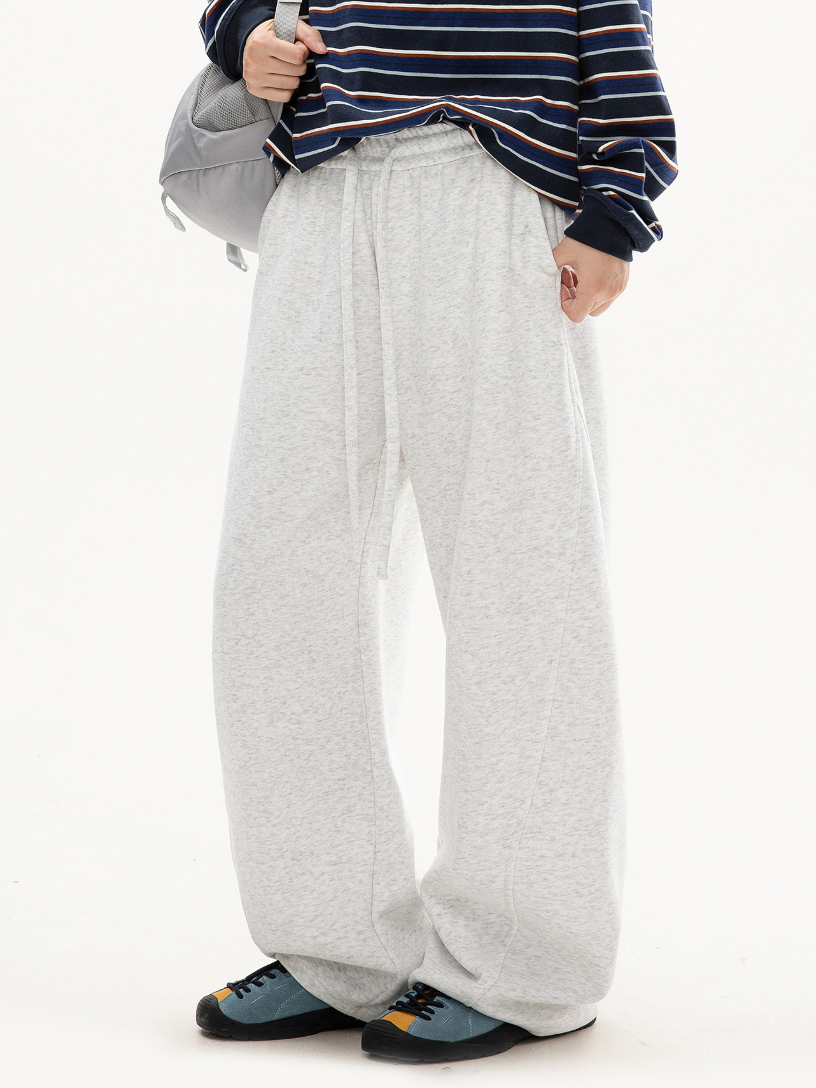 FrostDeck - Unisex Curved Seam Straight-Leg Wide Sweatpants