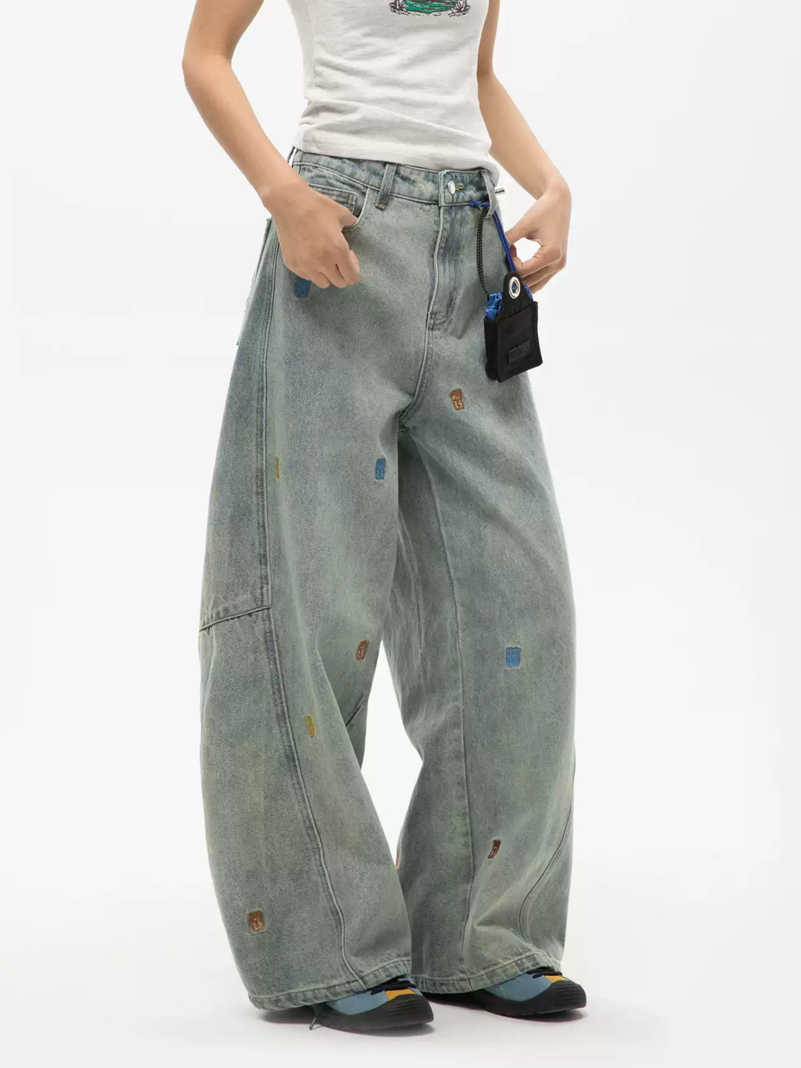 FrostLife - Women's Cartoon Bear Embroidered Denim Jeans