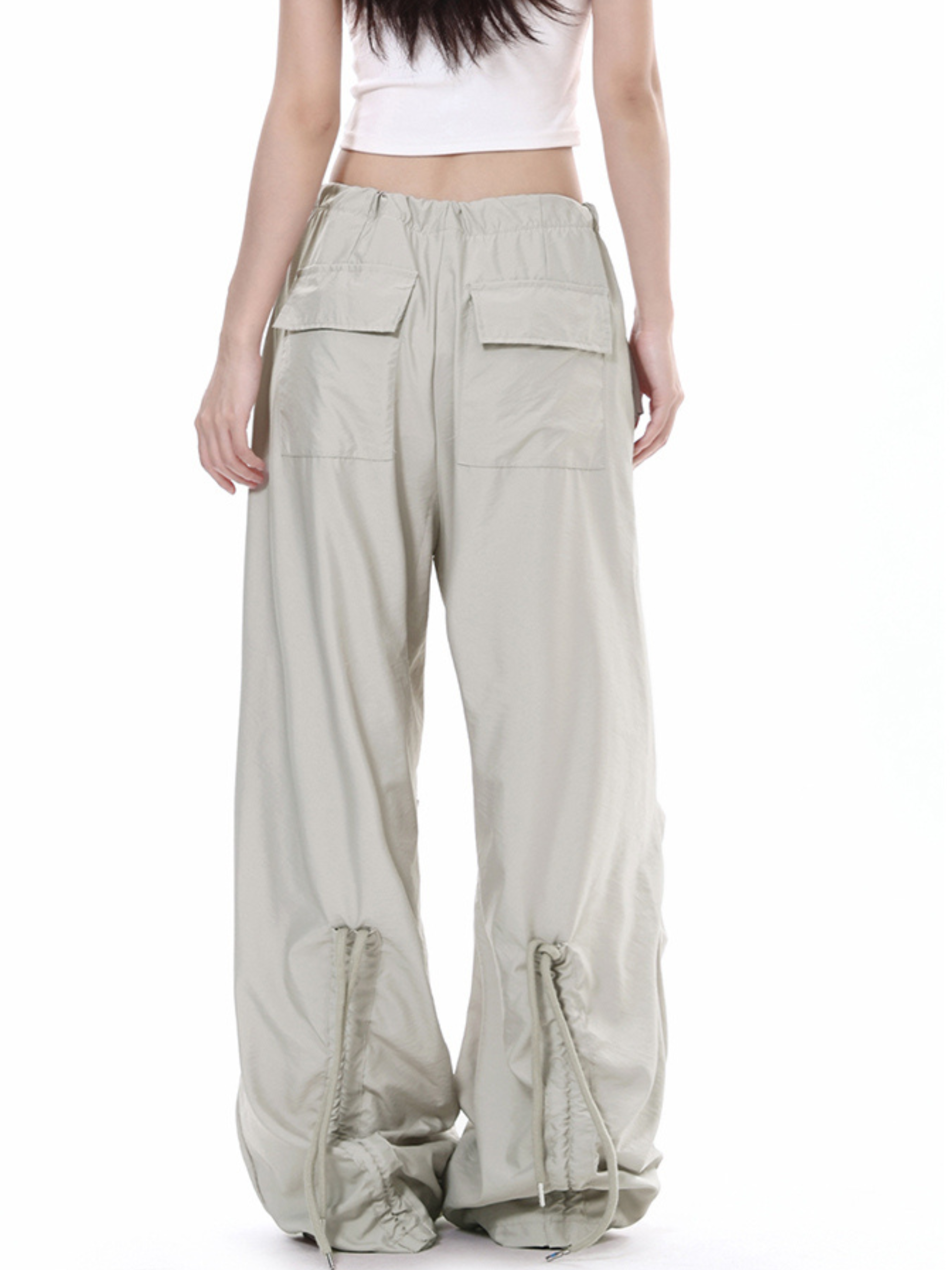 ThornCase - Women's Multi-Pocket Pleated Cargo Pants