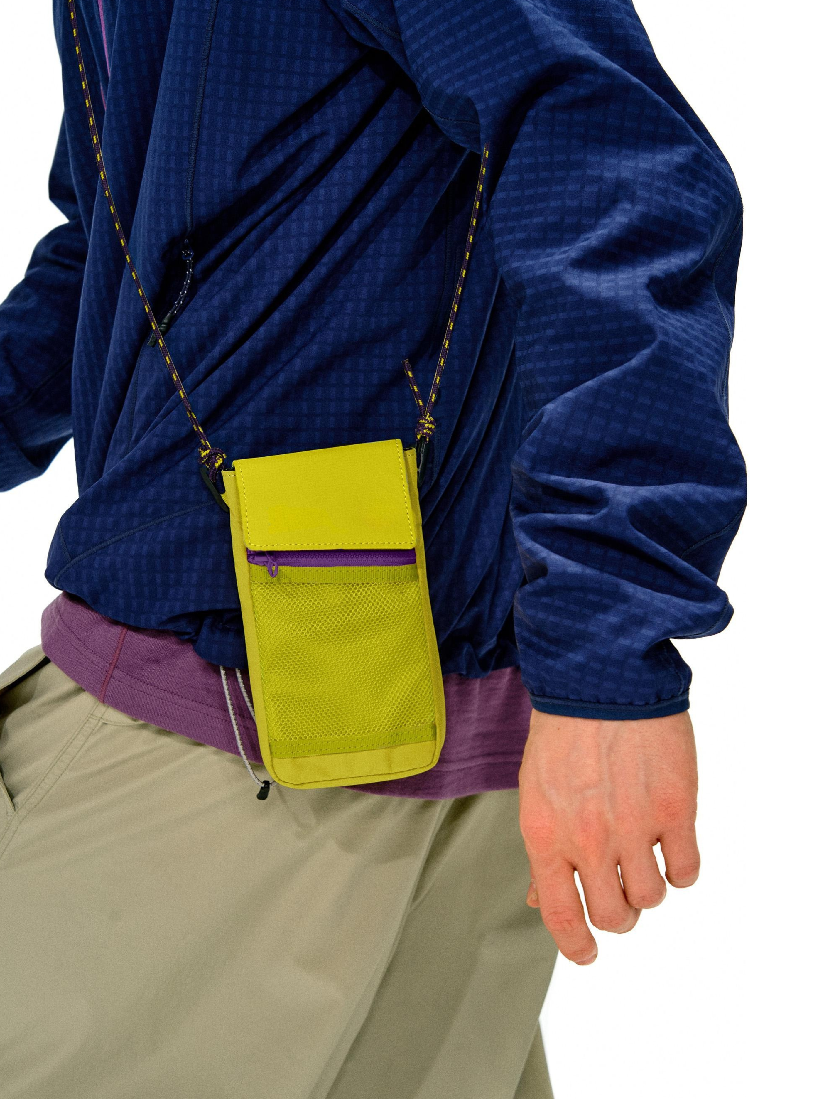 Blazewind - Water-Repellent Crossbody Bag