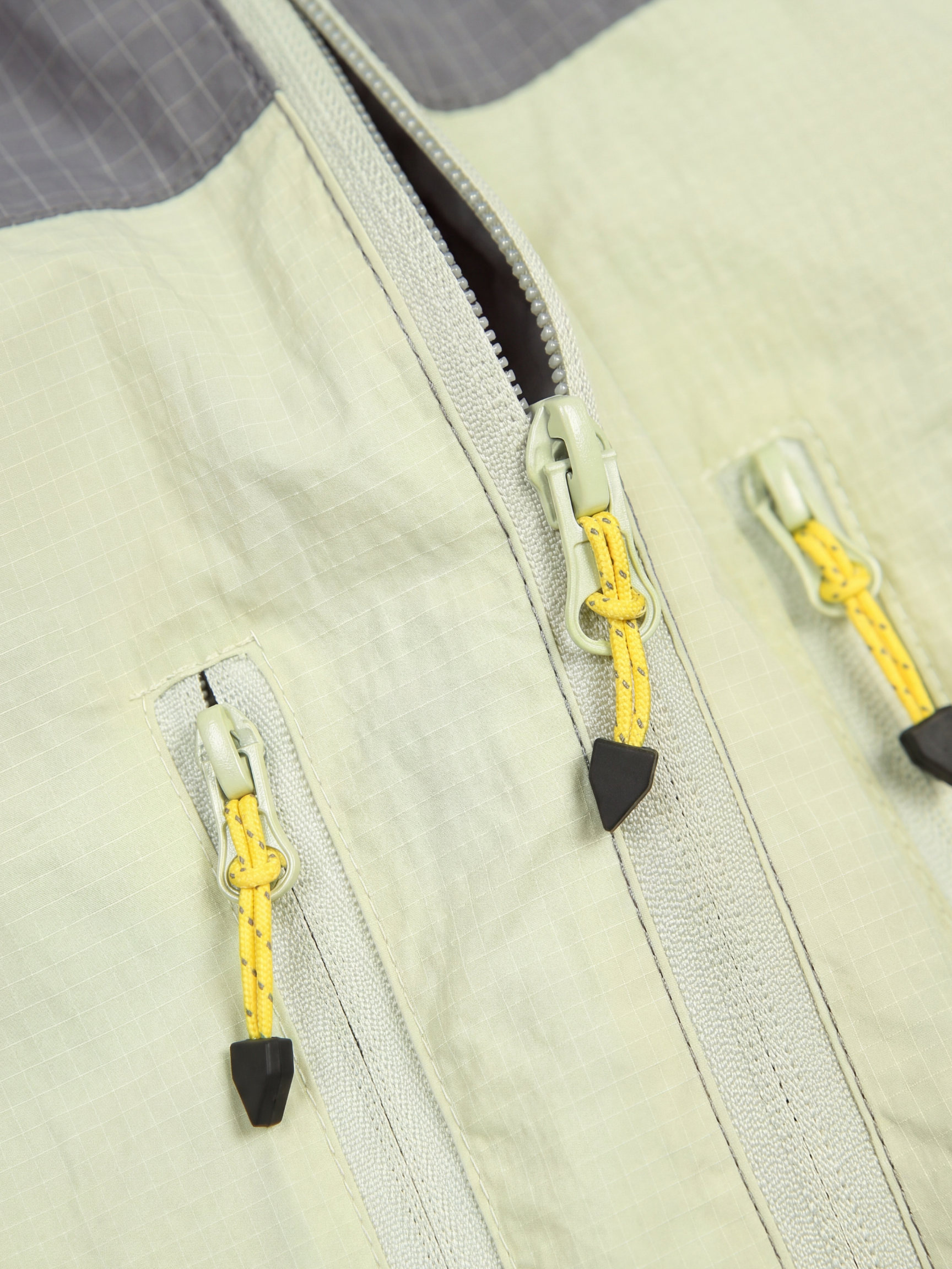LiteVeil - Water-Repellent Lightweight Breathable Color-Block Jacket