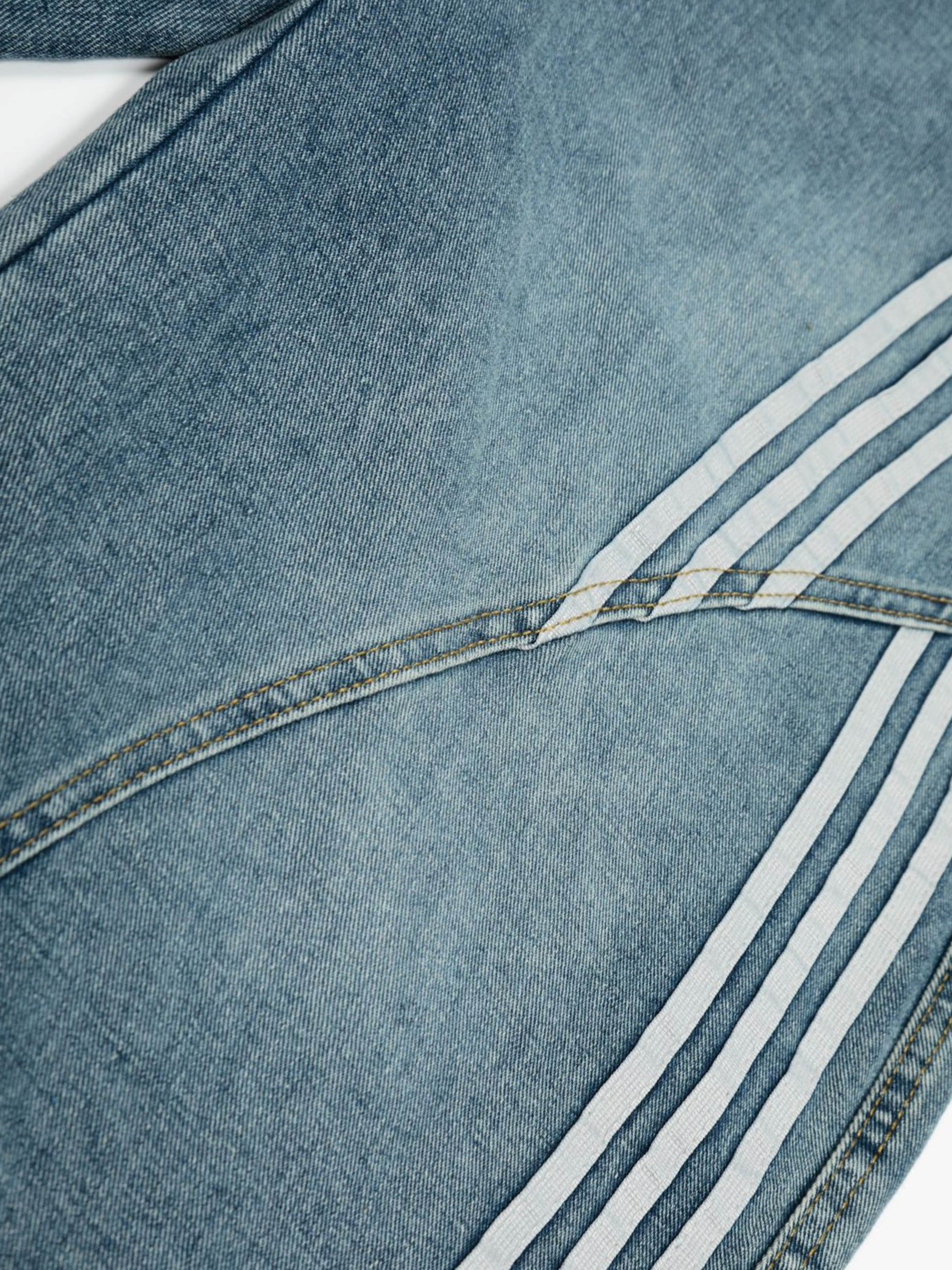 HawkPort - Unisex Washed Distressed Cropped Denim Pants